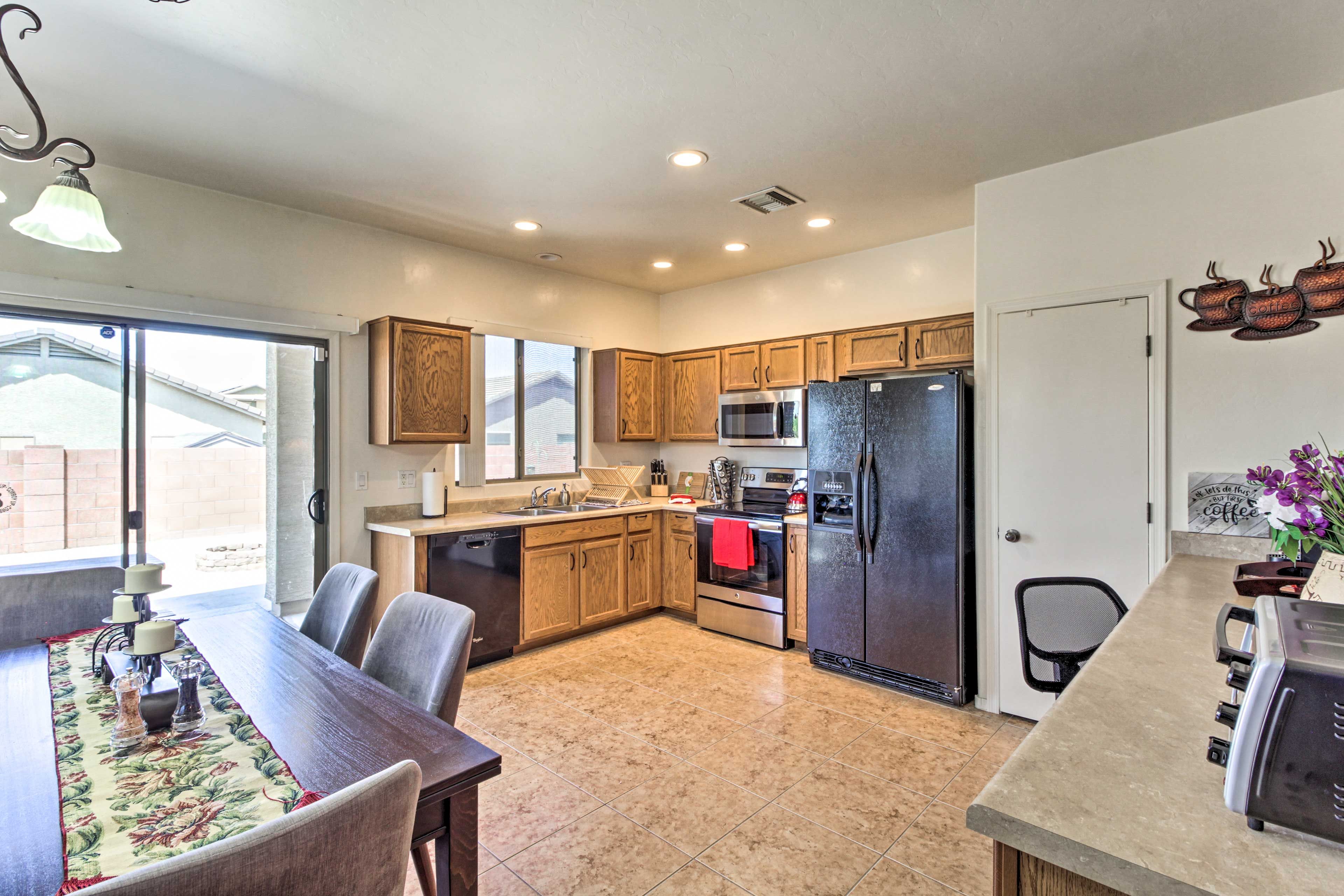 Kitchen | Hot Water Pot | Toaster Oven