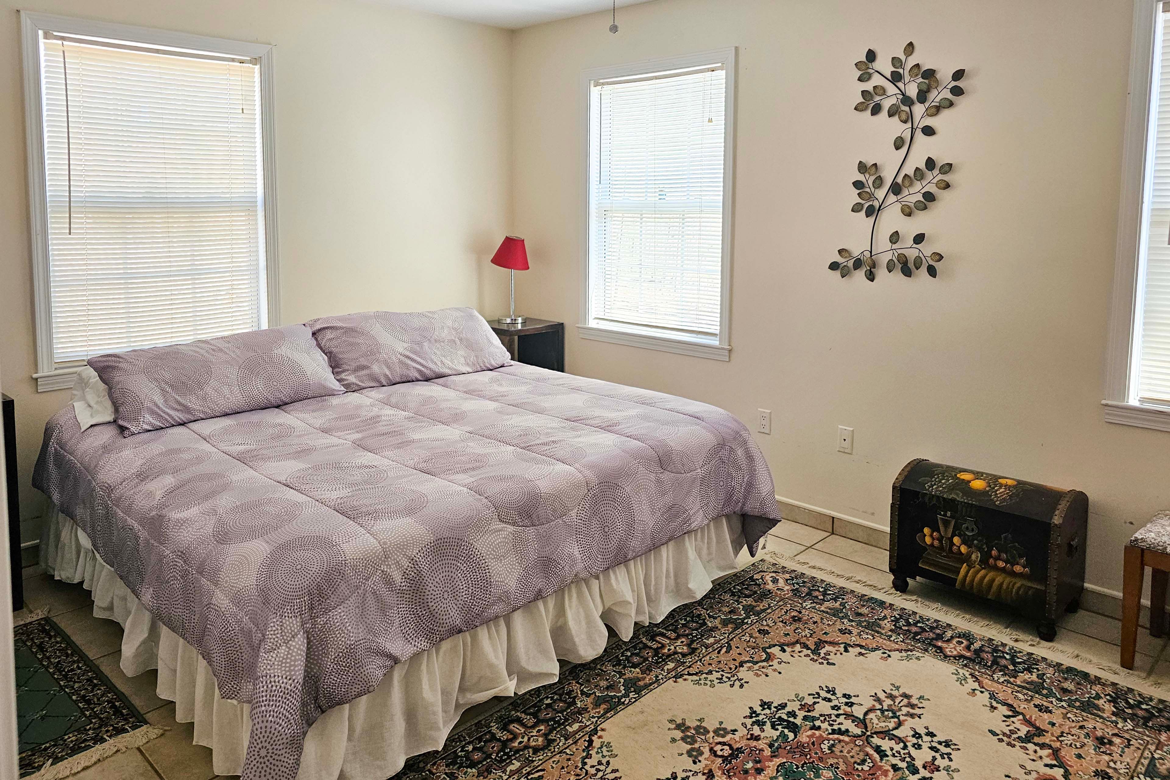 Bedroom 2 | King Bed | Twin Bed