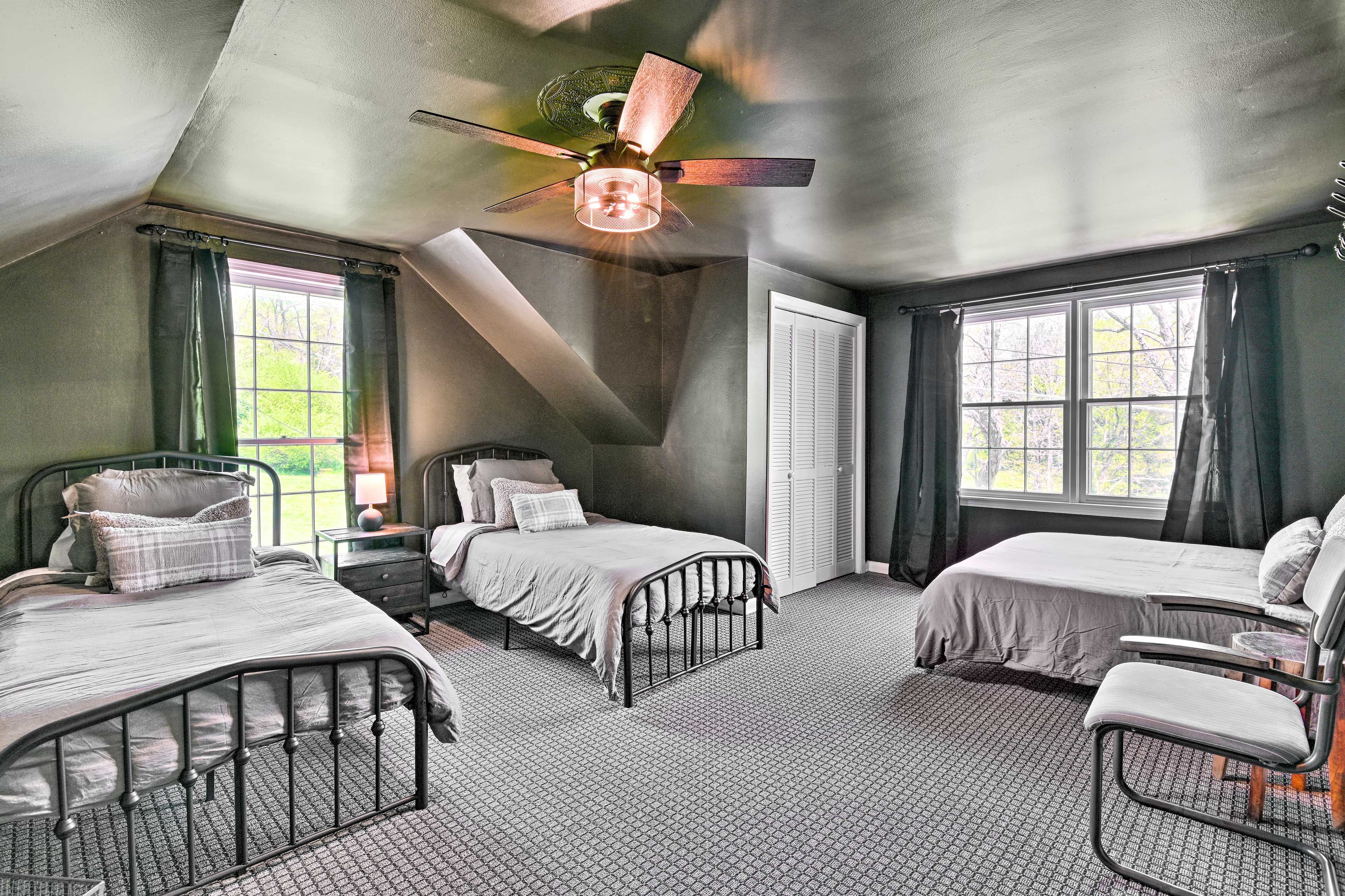 Bedroom 3 | Queen Bed | 2 Twin Beds | 2nd Floor