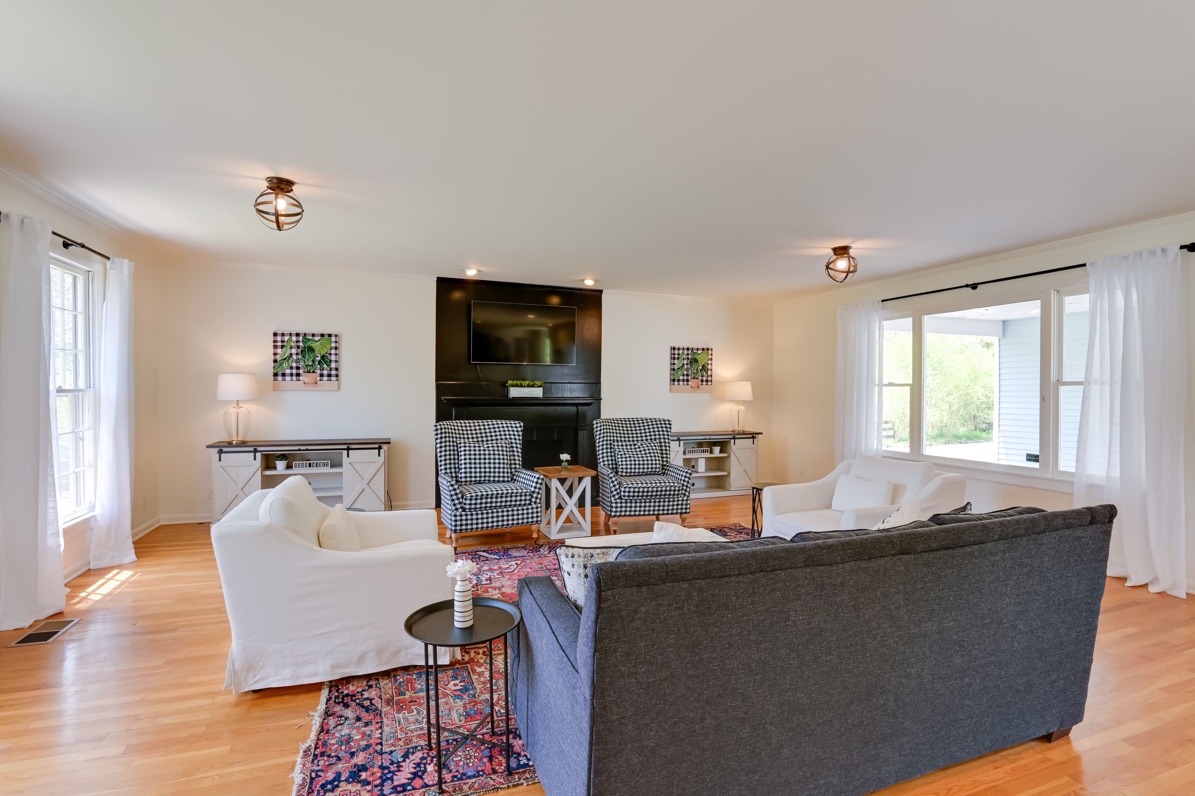 Living Room | 1st Floor | Smart TV w/ Cable | Free WiFi | Central A/C & Heating