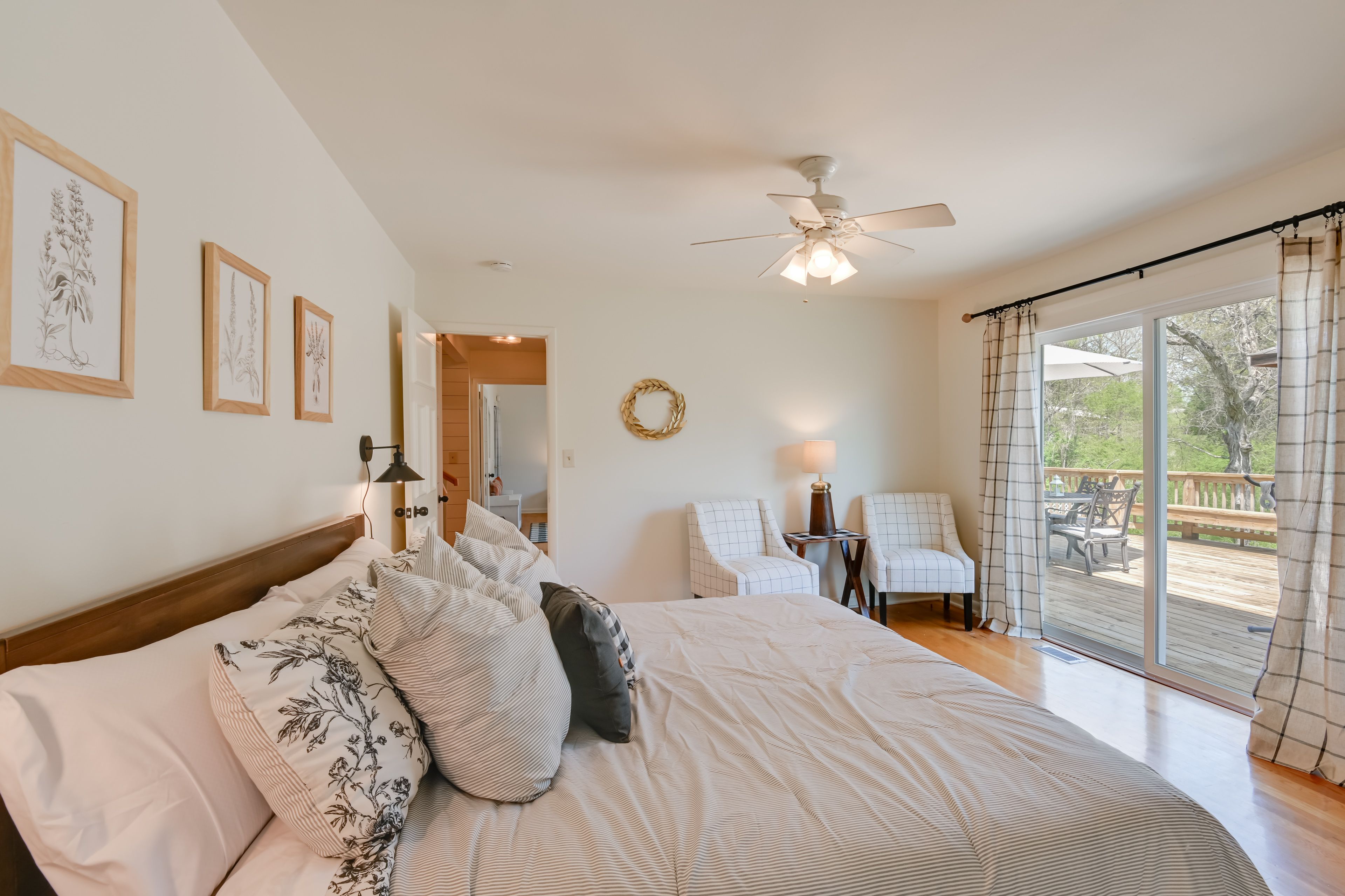 Bedroom 1 | King Bed | 1st Floor | En-Suite Bathroom | Smart TV | Deck Access