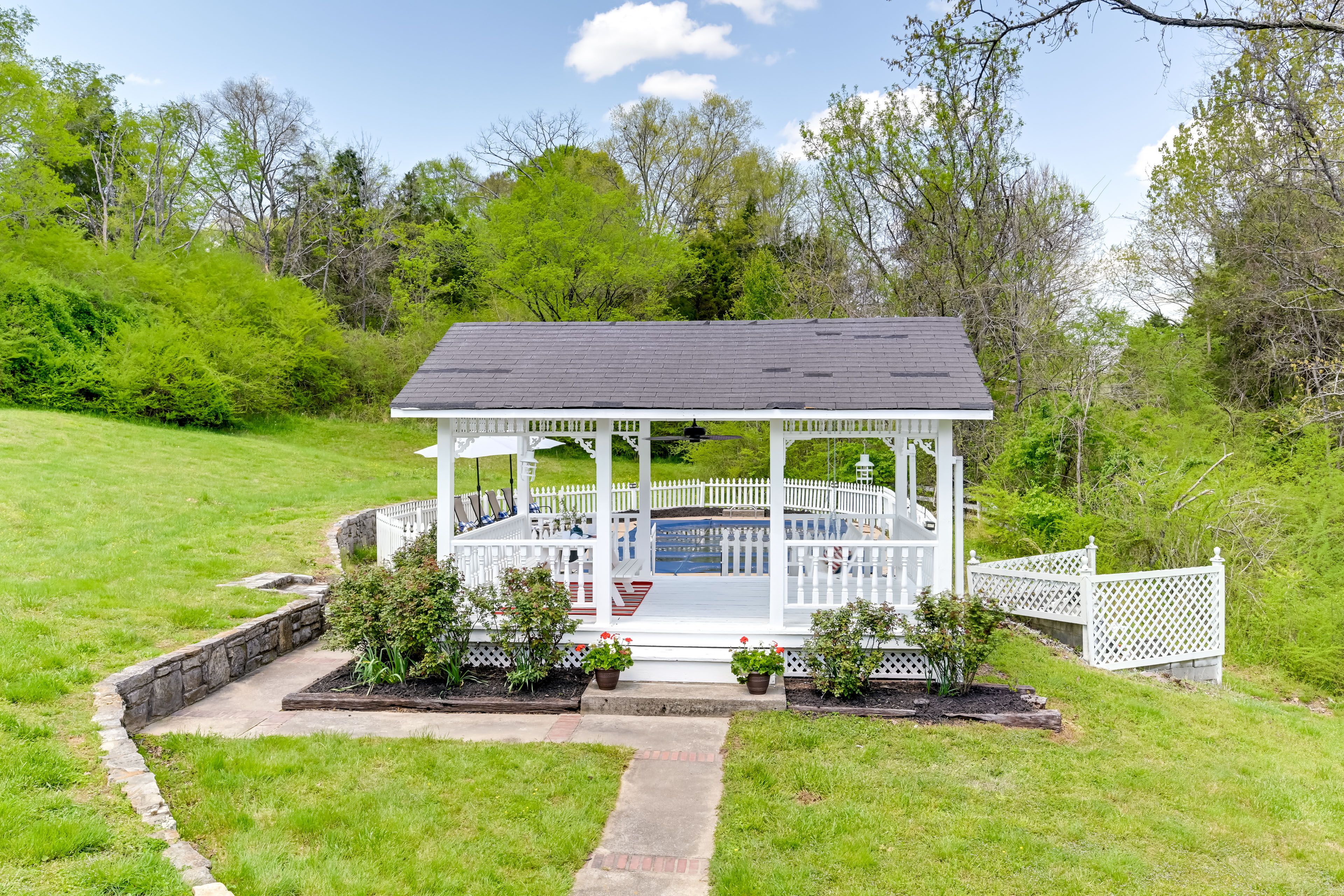 Gazebo | Private Pool