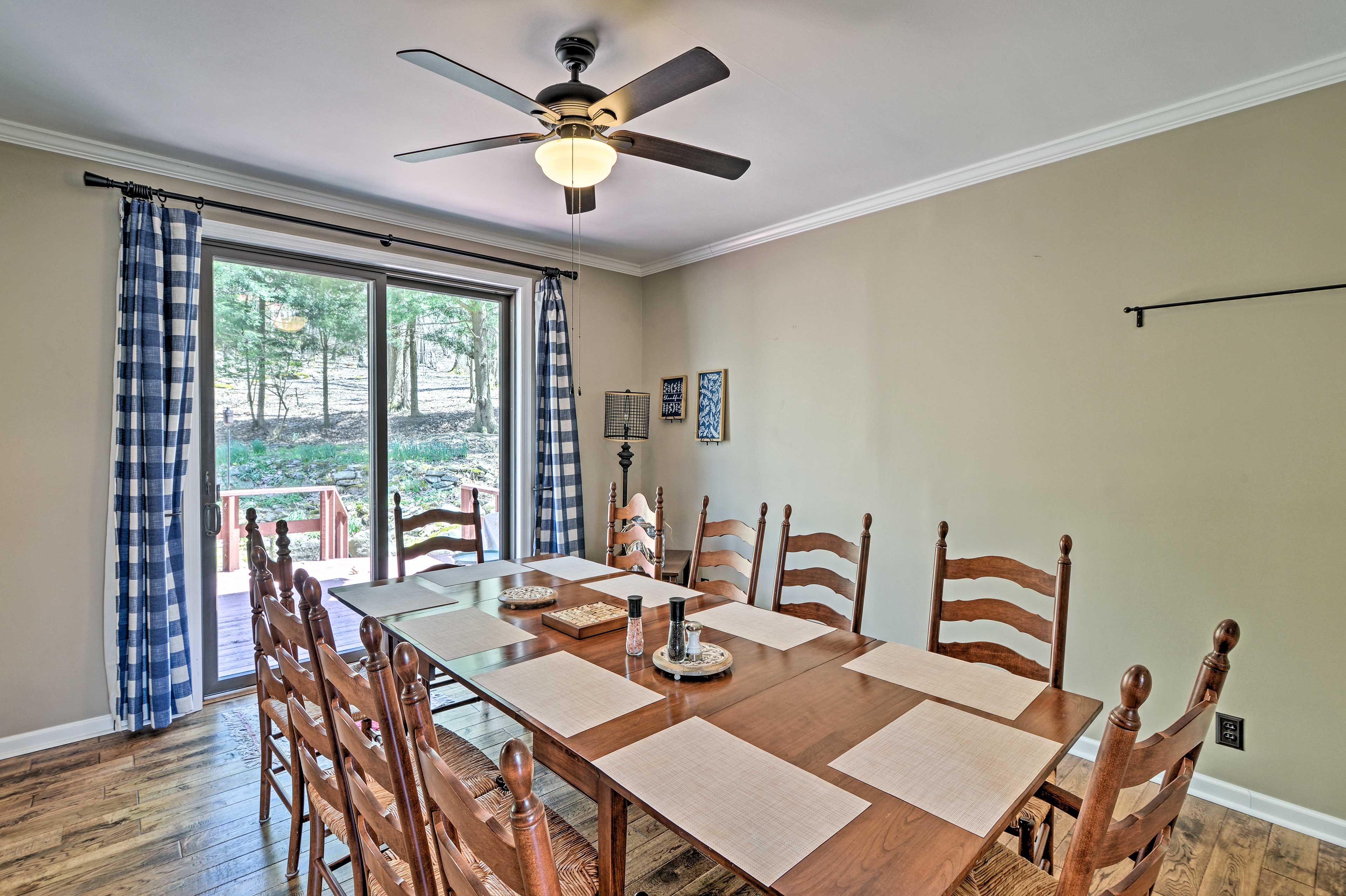 Dining Room | Dishware & Flatware Provided