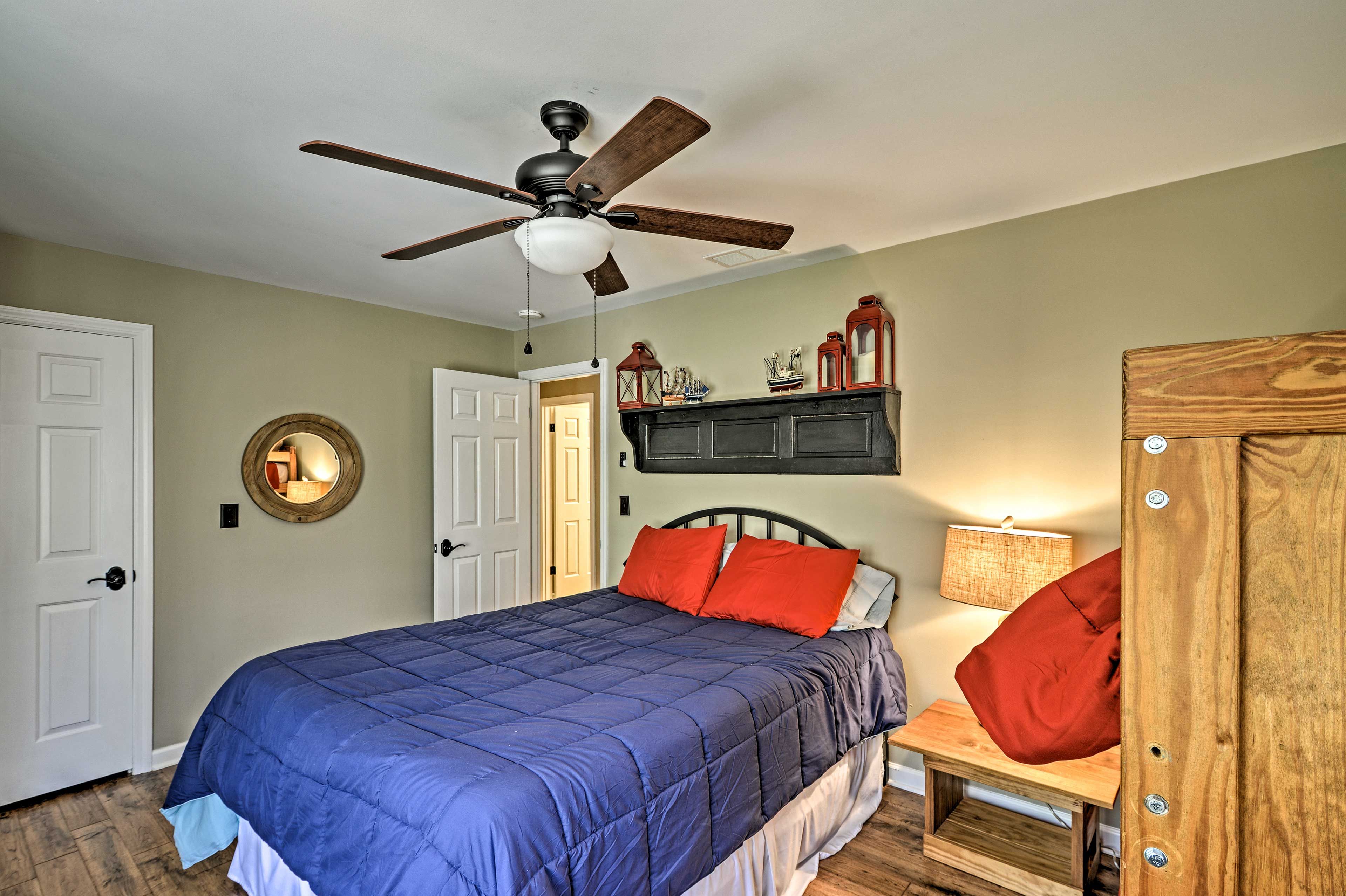 Bedroom 5 | Queen Bed | Twin Bunk Bed | 2nd Floor