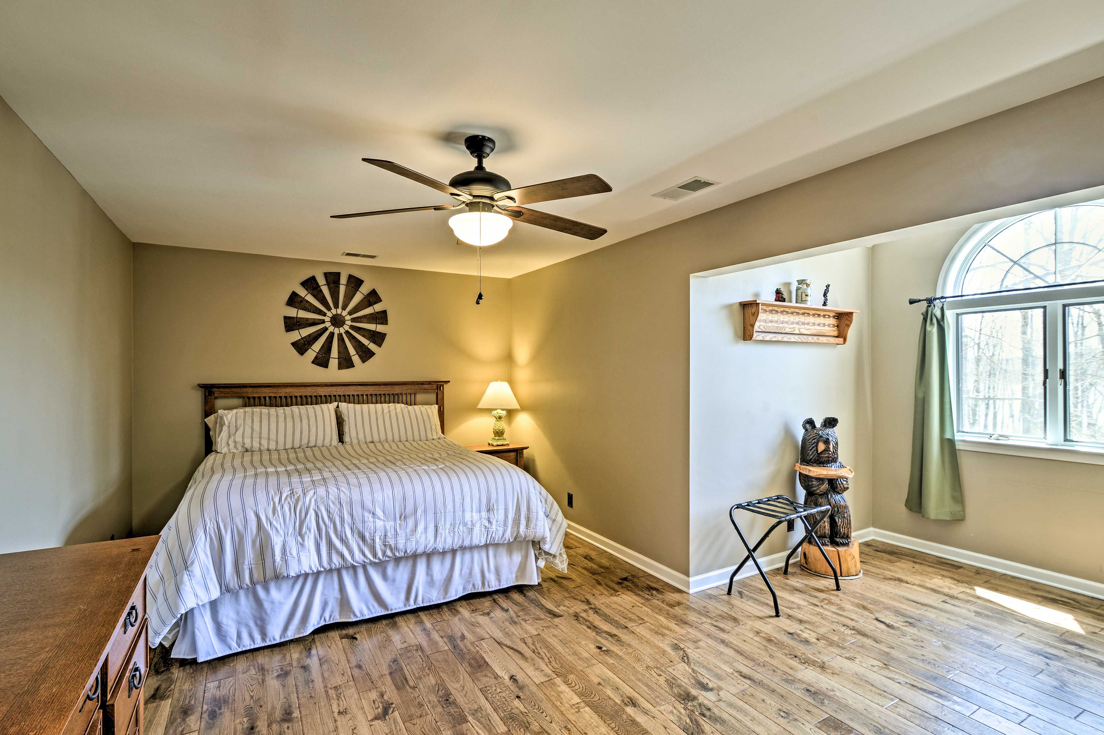 Bedroom 3 | King Bed | 2nd Floor