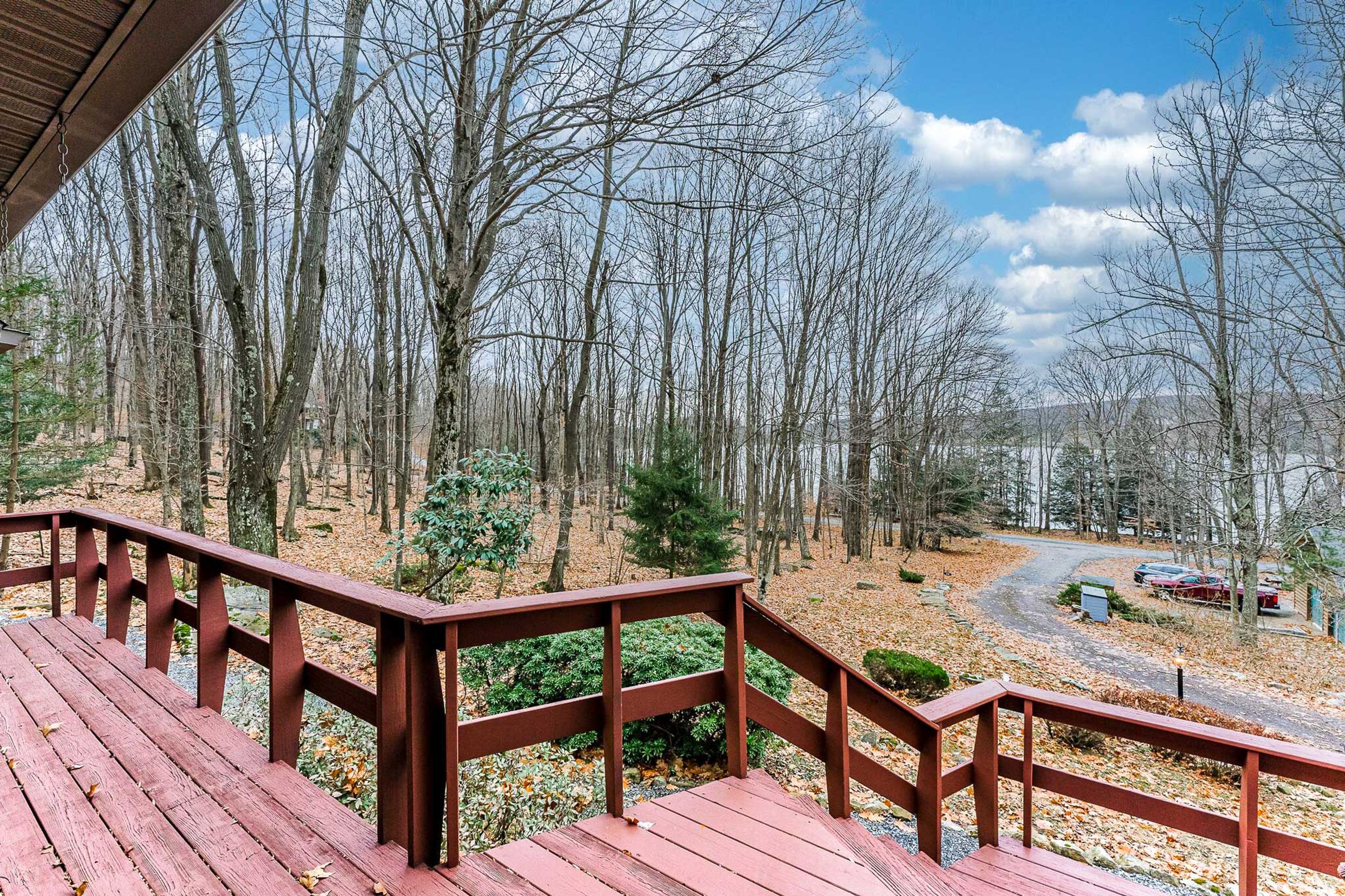 Deck | Lake View