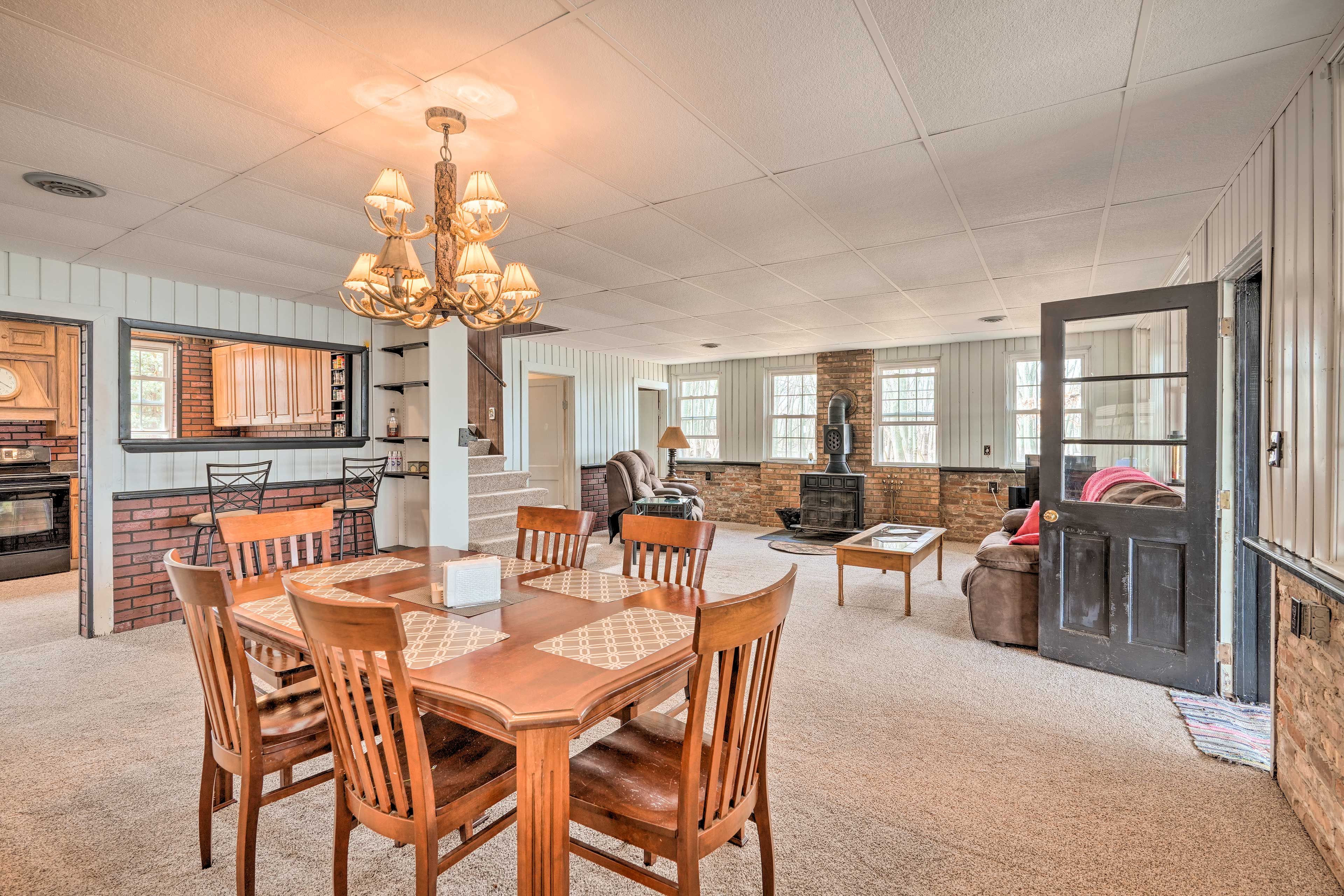 Garden Plain Township Vacation Rental | 2BR | 2BA | 900 Sq Ft | Step-Free Access