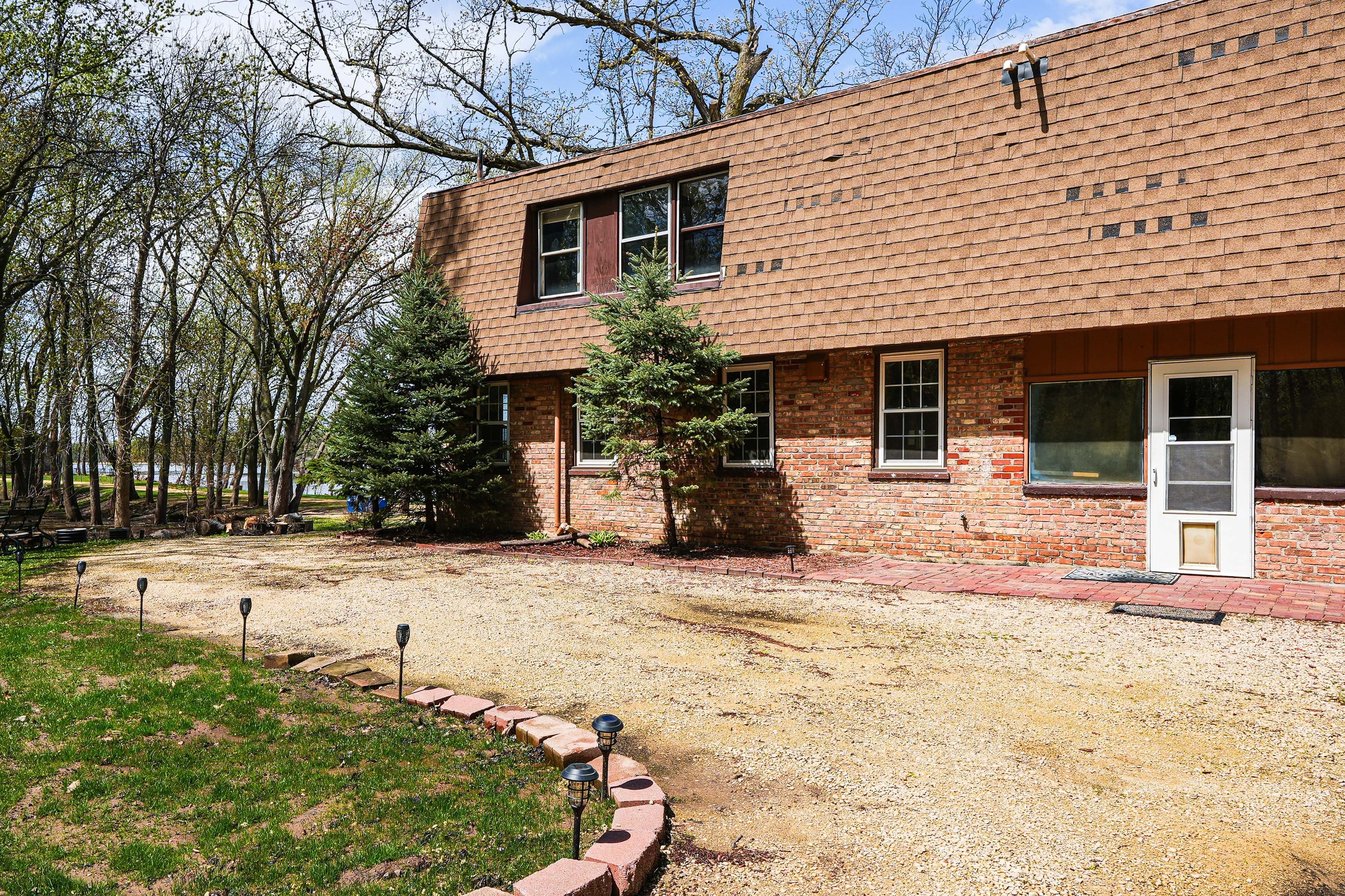 Parking | Driveway (4 Vehicles) | Free Street Parking | Trailer Parking Allowed