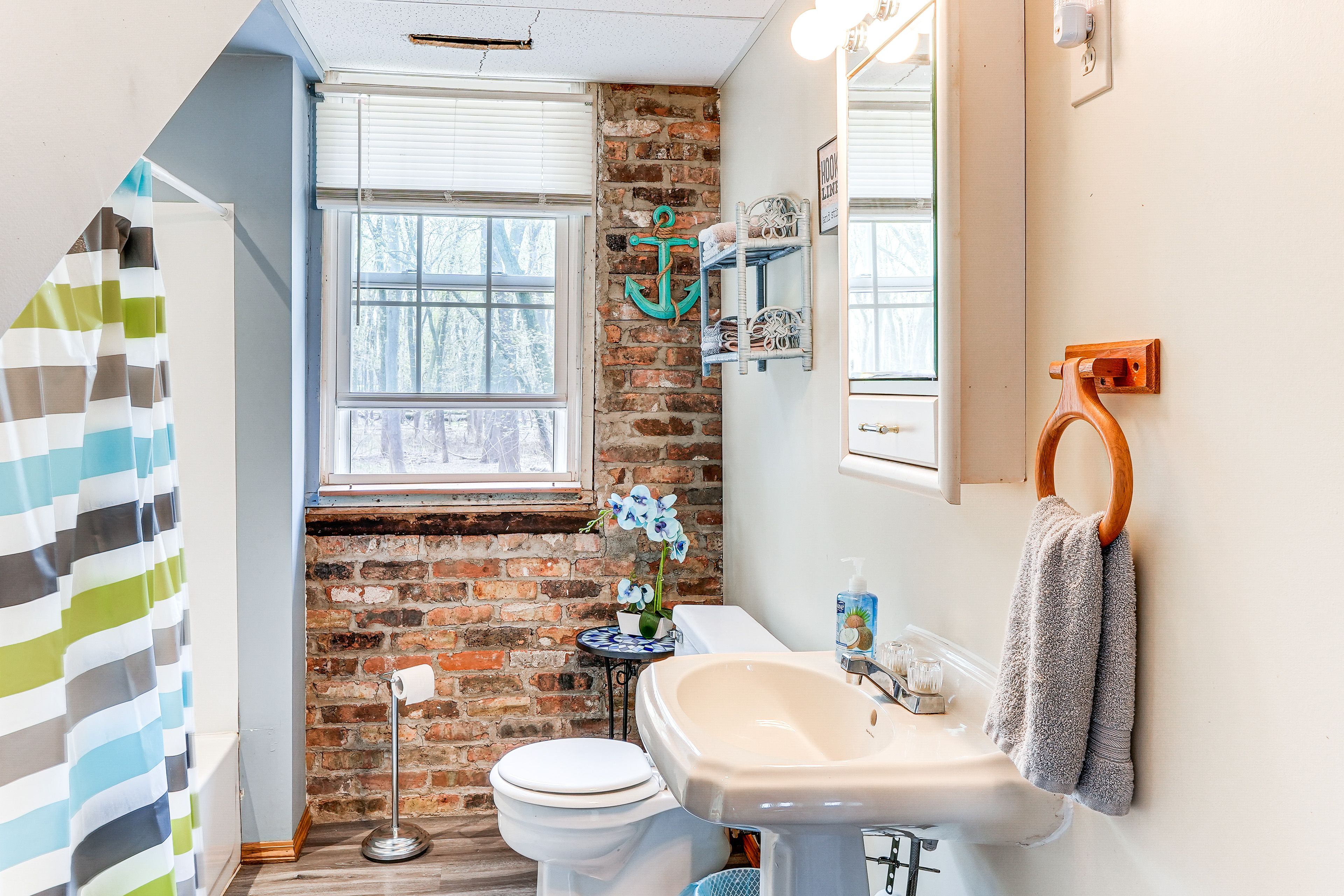 Full Bathroom | Hair Dryer