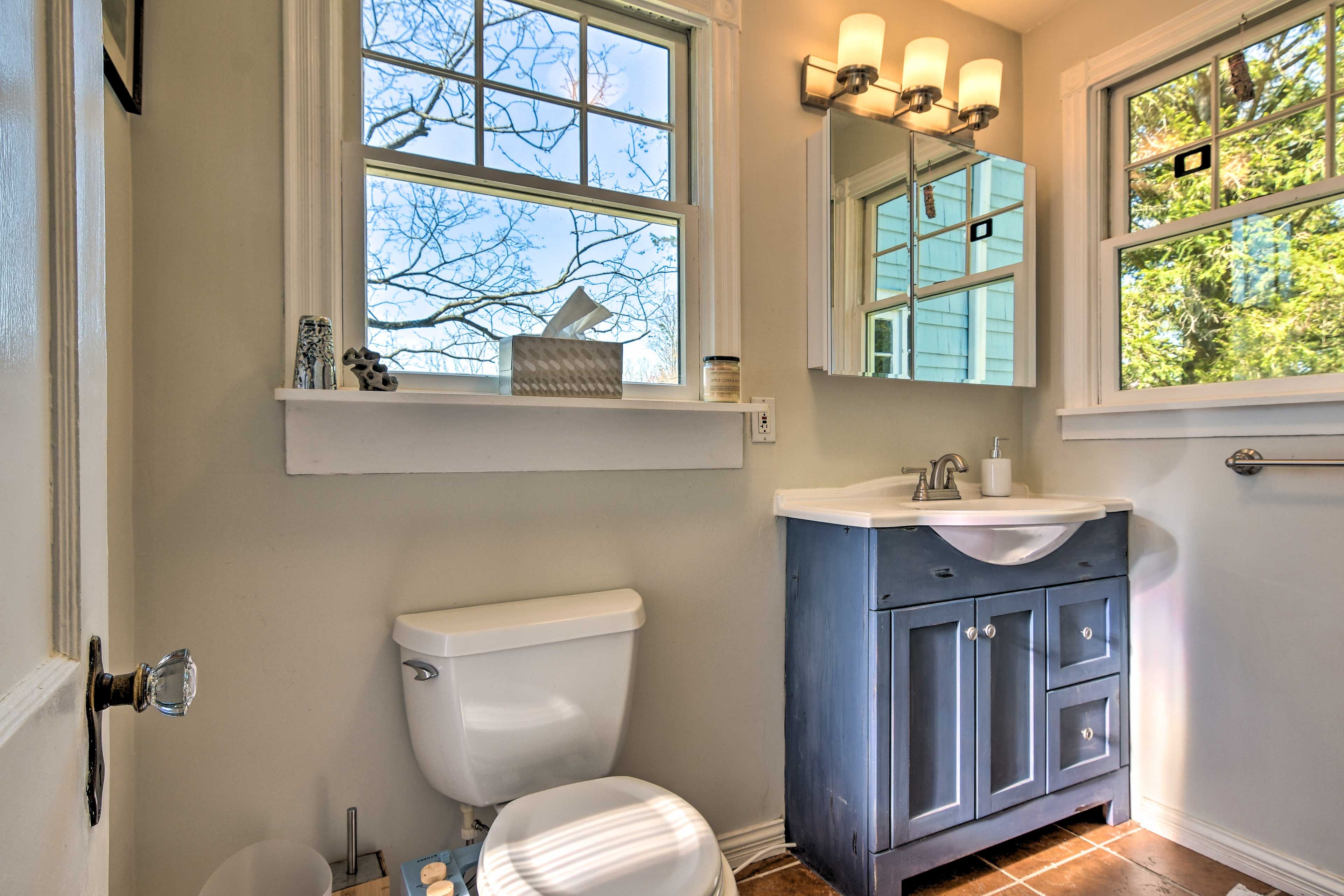 Full Bathroom | Hair Dryer
