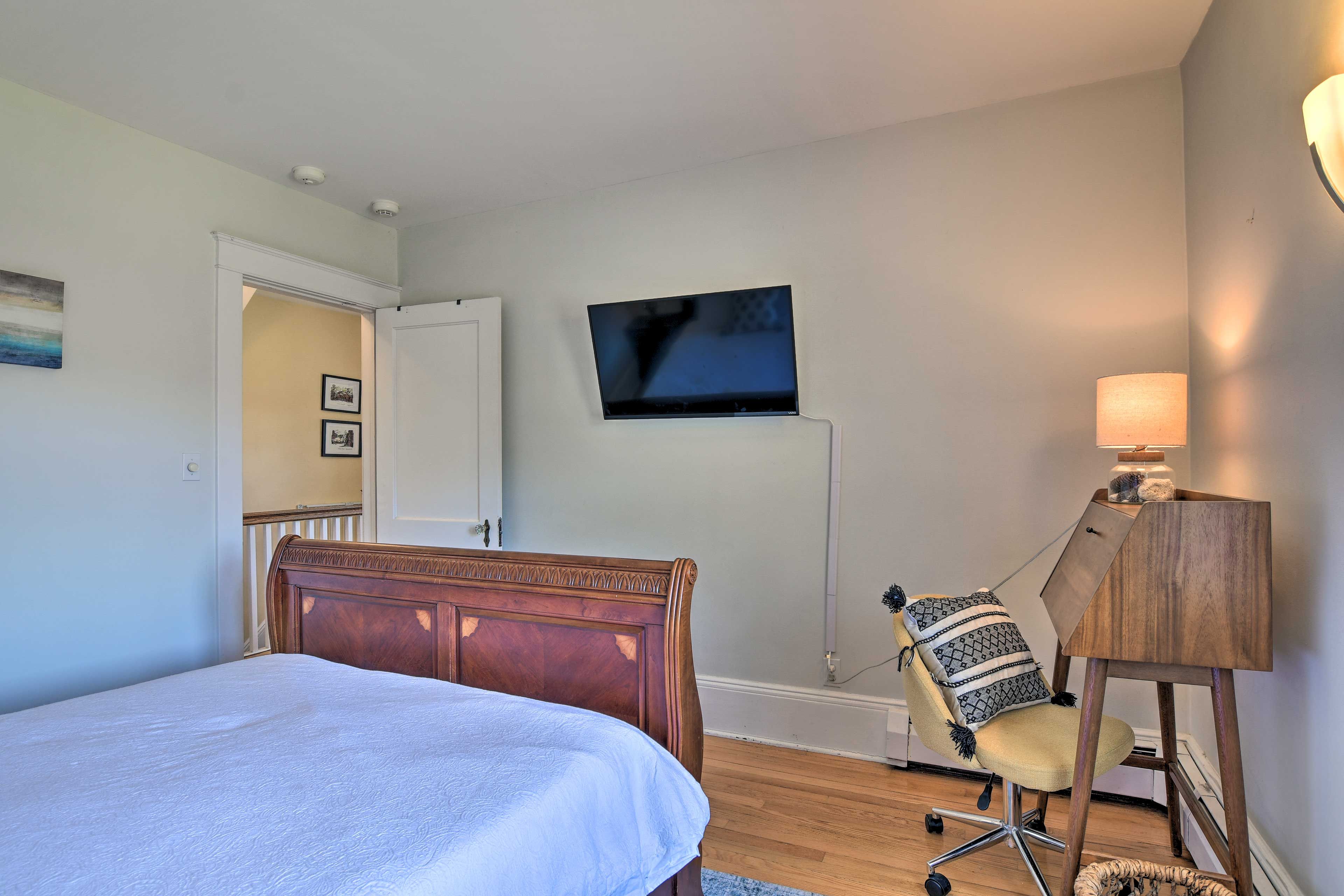 Bedroom 1 | WFH Desk