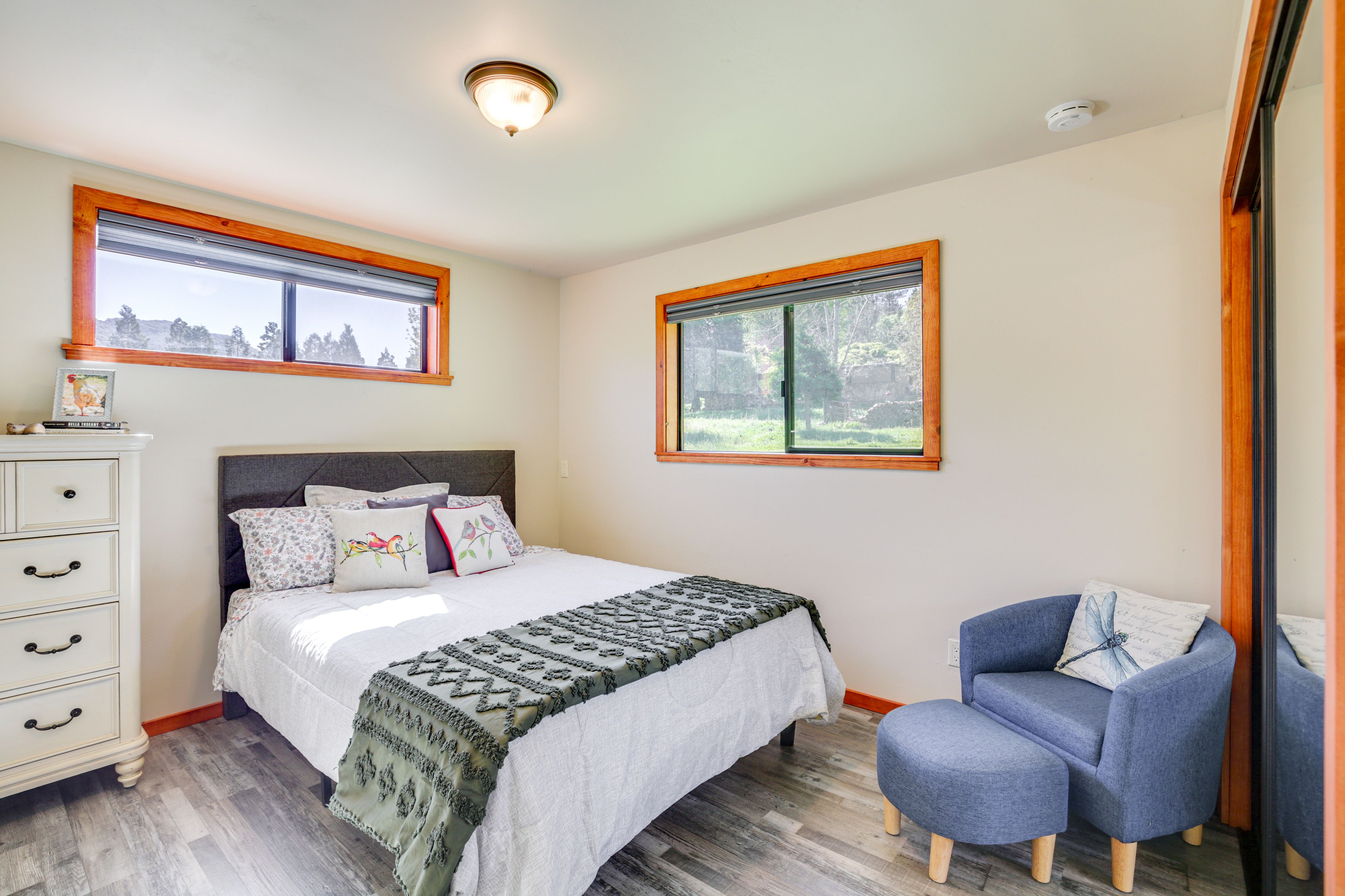 Bedroom 2 | Queen Bed
