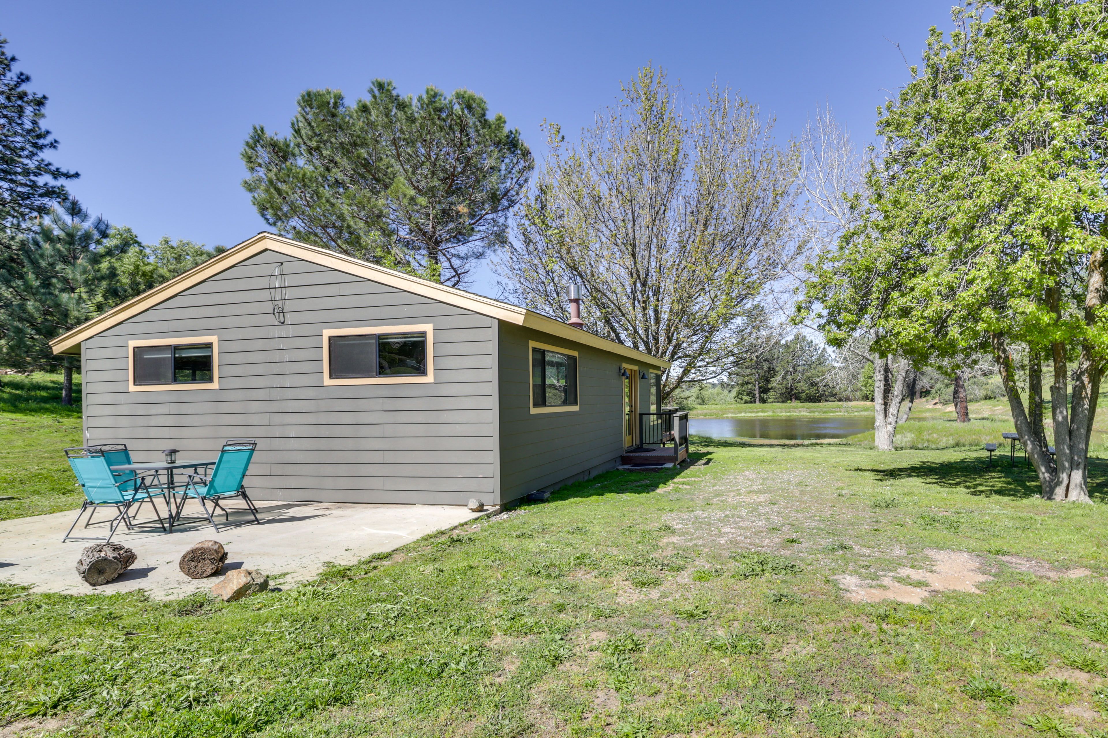 Julian Vacation Rental | 2BR | 1BA | Steps Required | 1,000 Sq Ft