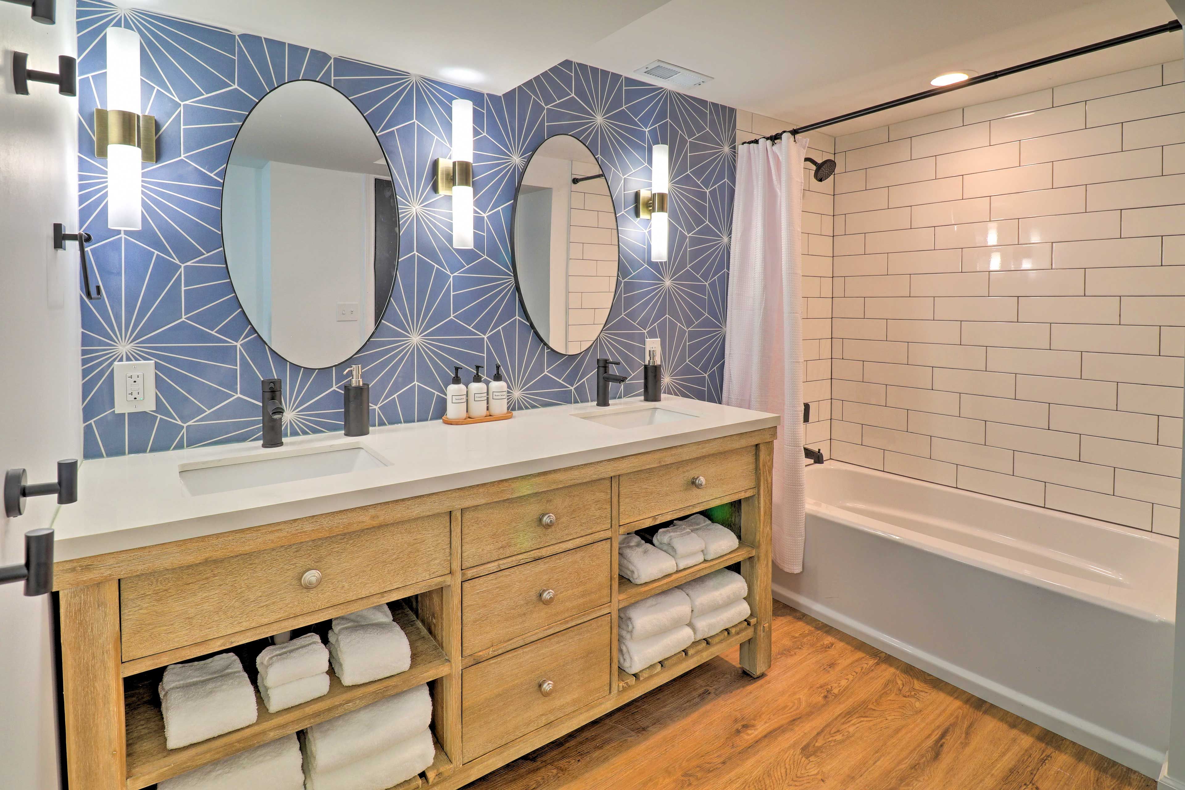 Bathroom | Complimentary Toiletries | Hair Dryer