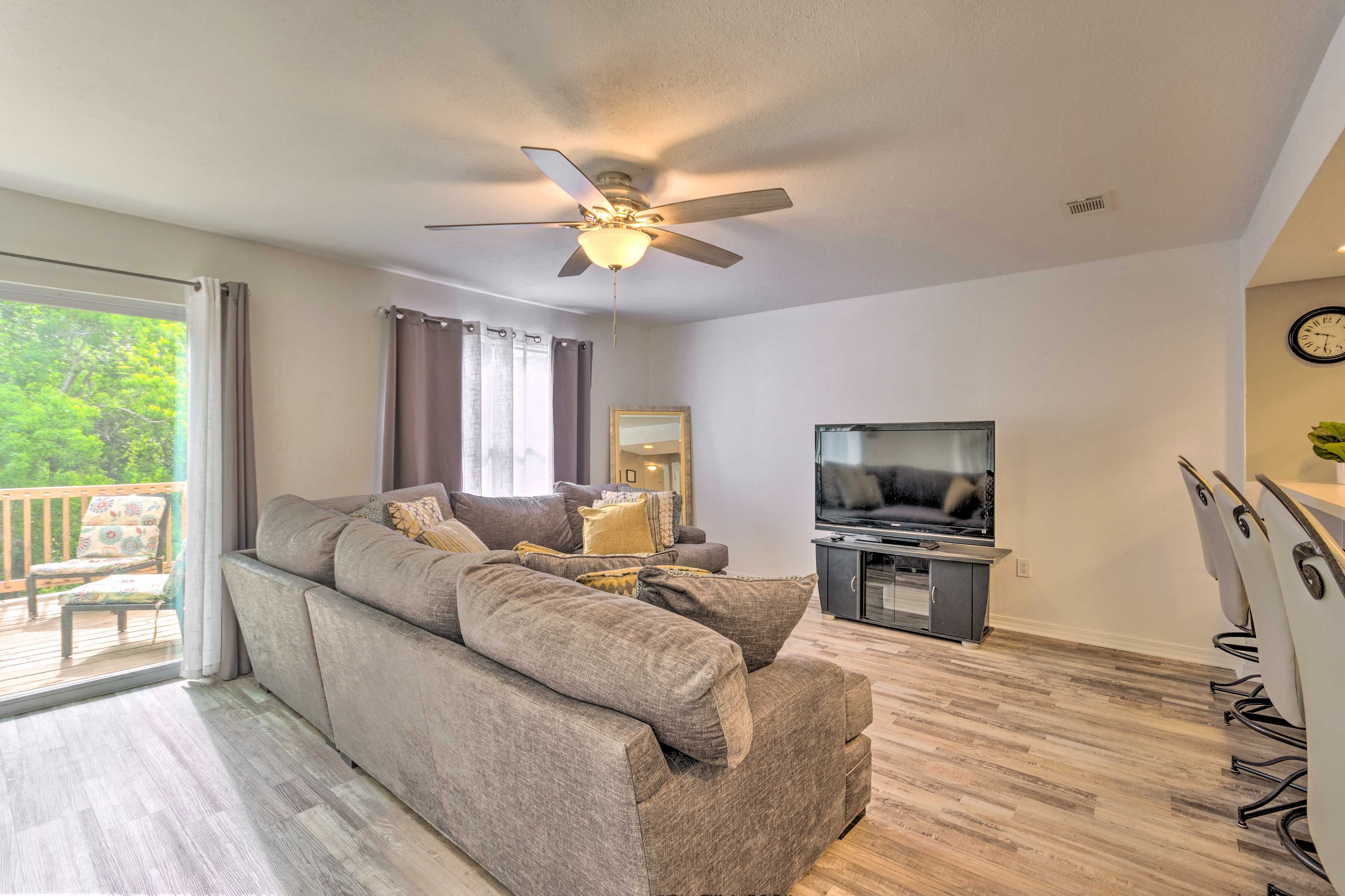 Valparaiso Vacation Rental | 3BR | 2.5BA | 1,462 Sq Ft | Stairs Required