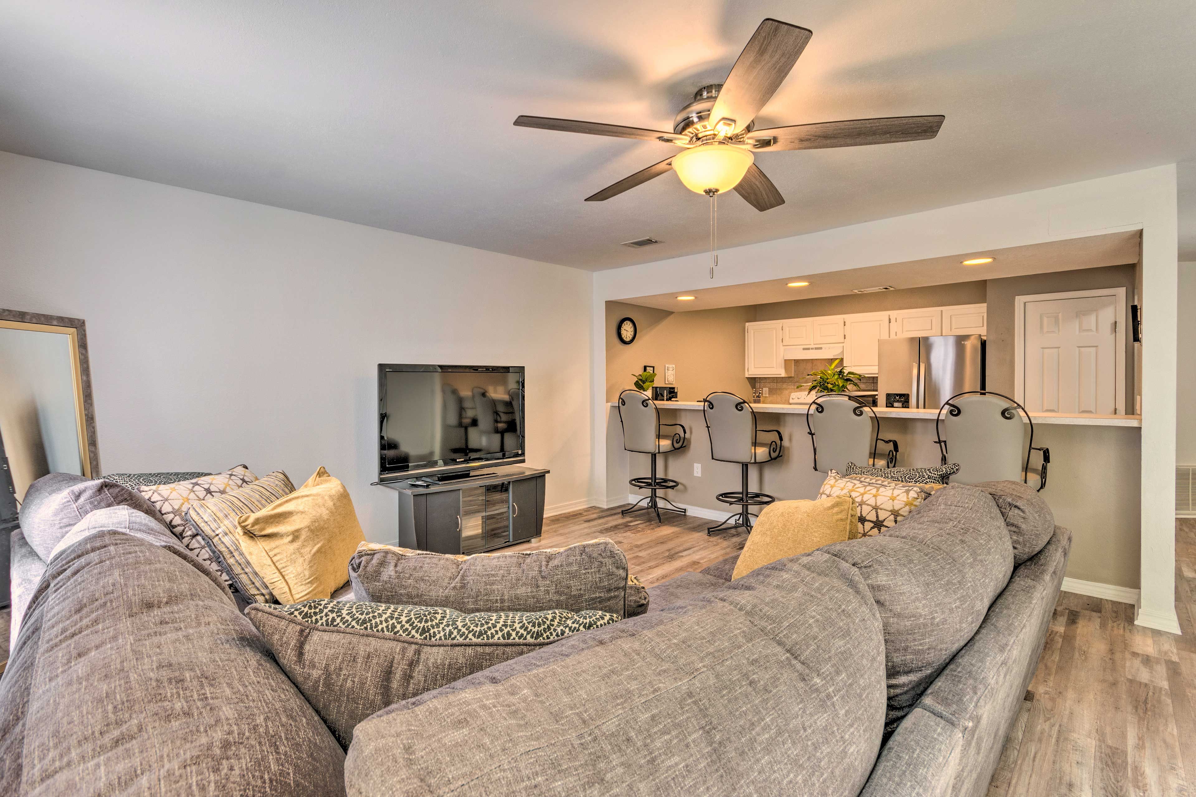 Living Room | Smart TV
