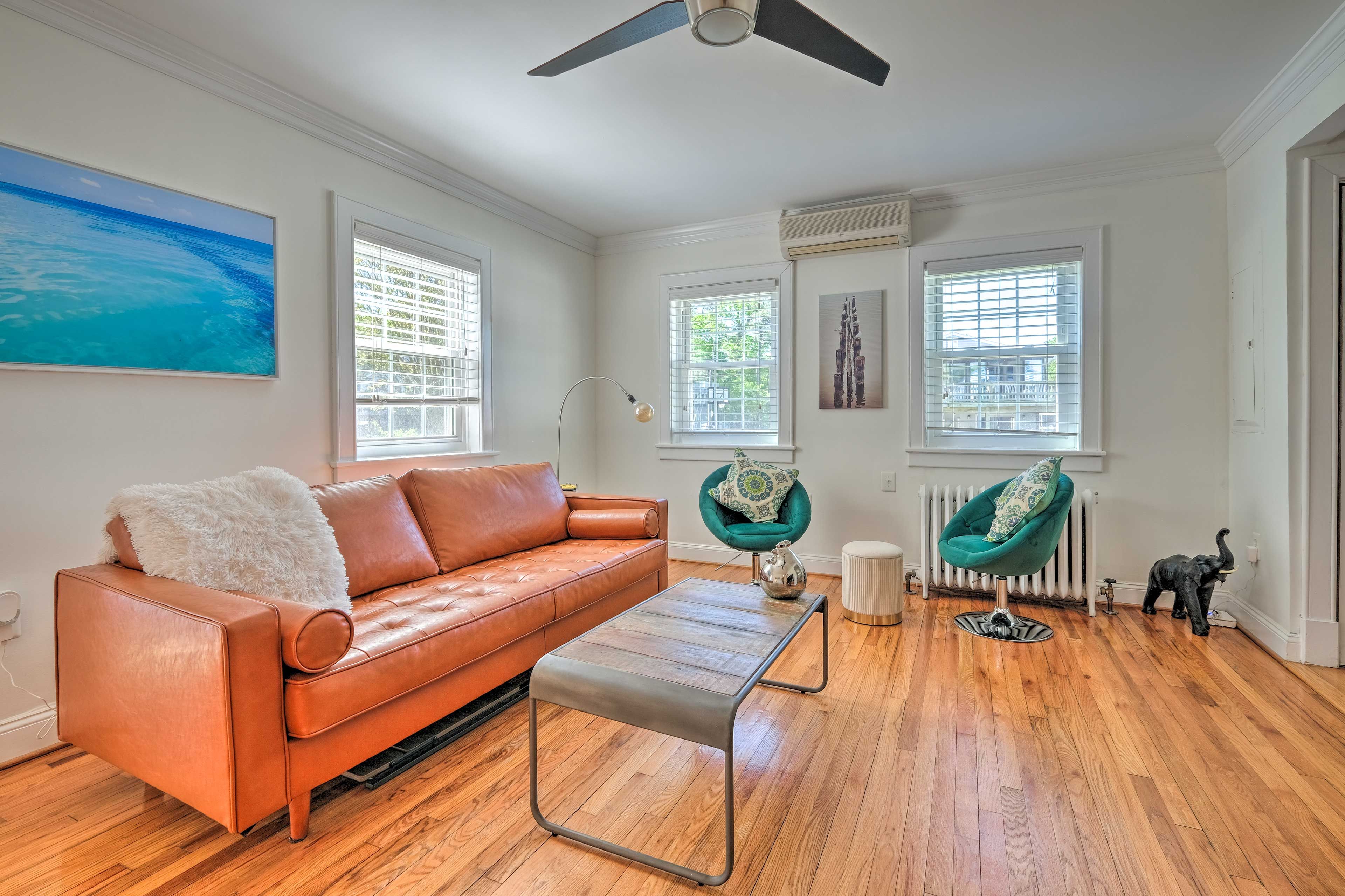 Living Room | Free WiFi | Smart TV