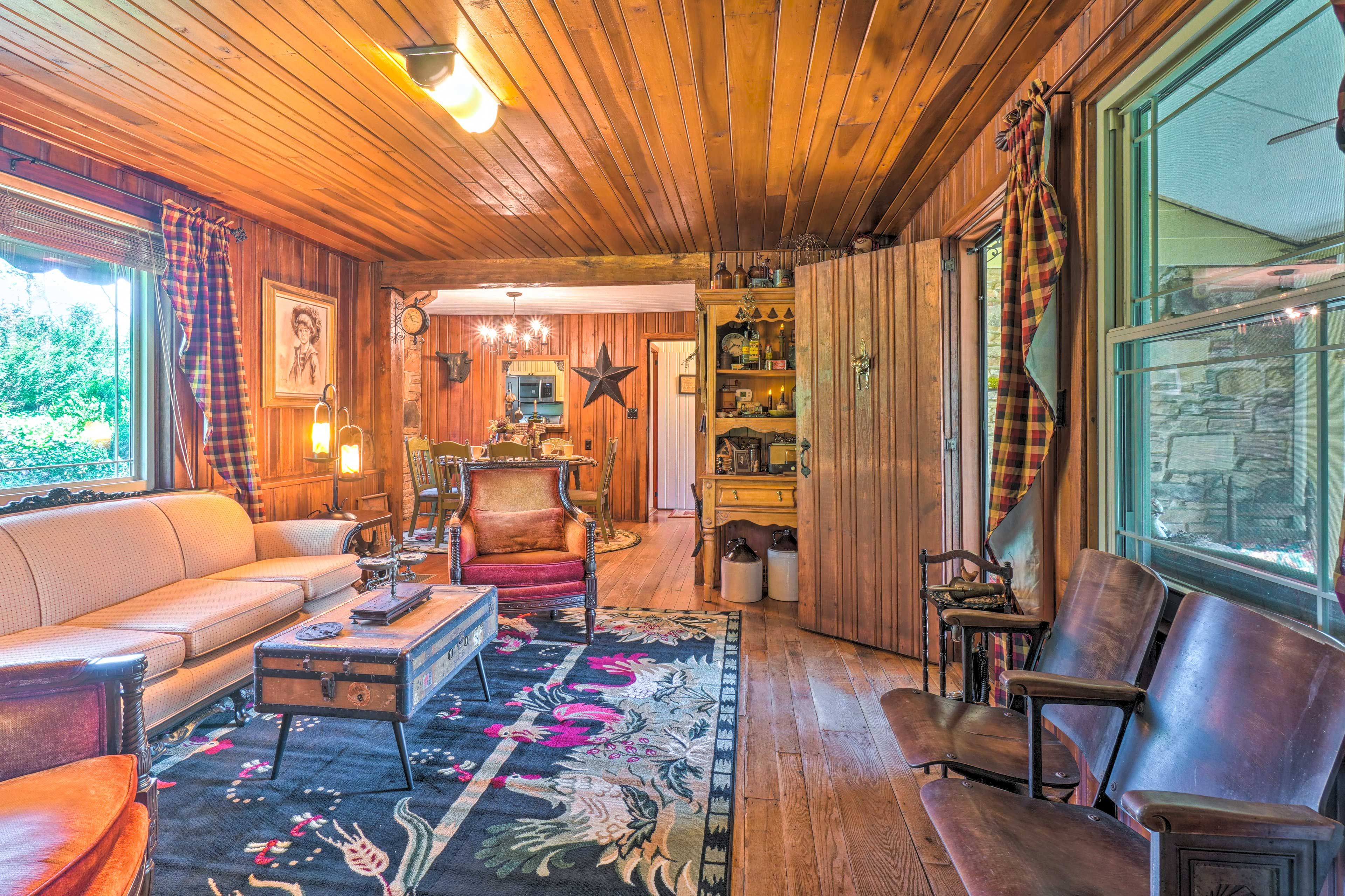 Living Area | Internet Access