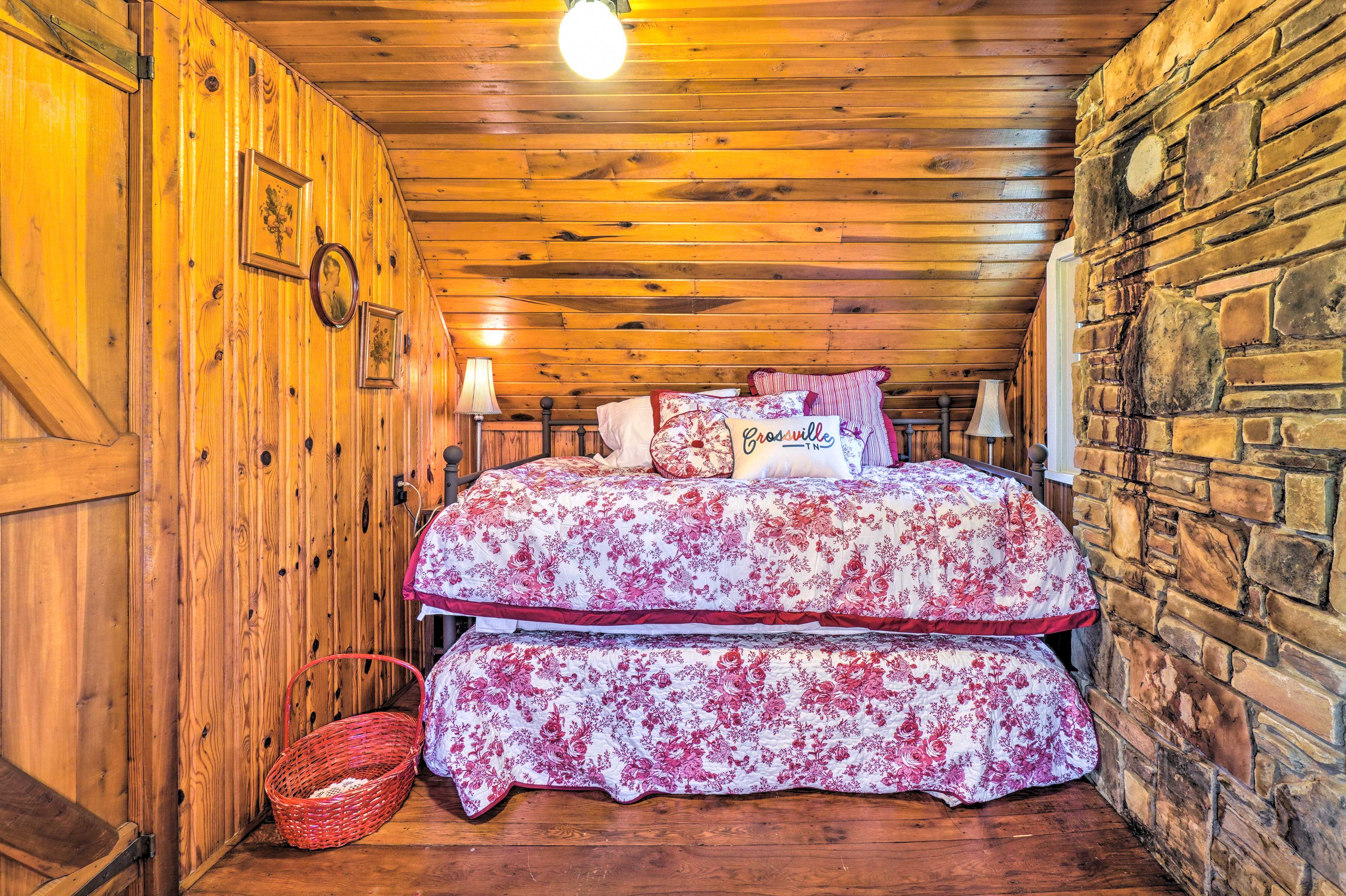 Bedroom 4 | Twin Daybed w/ Twin Trundle | 2nd Floor | Workspace