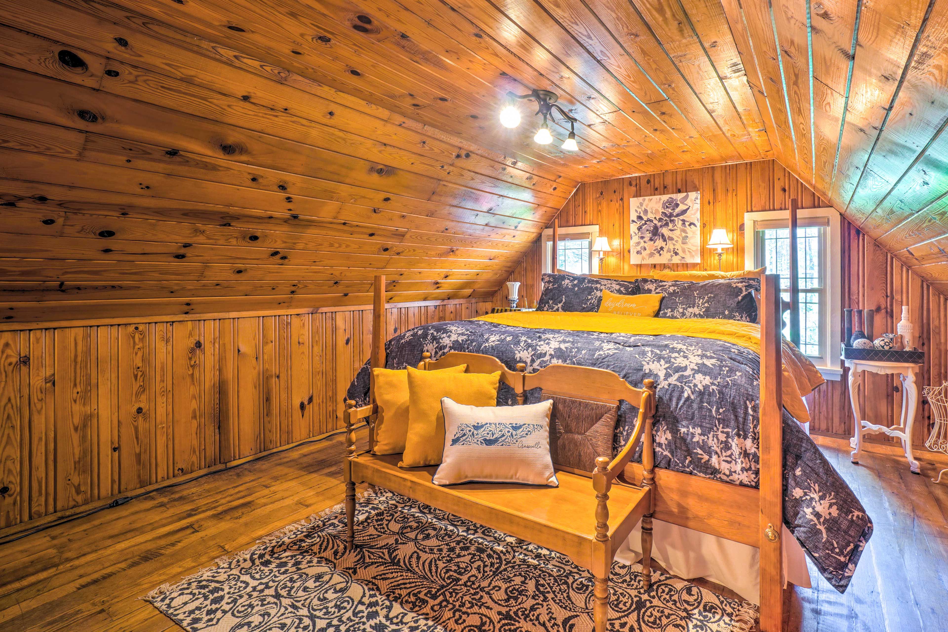 Bedroom 2 | King Bed | 2nd Floor