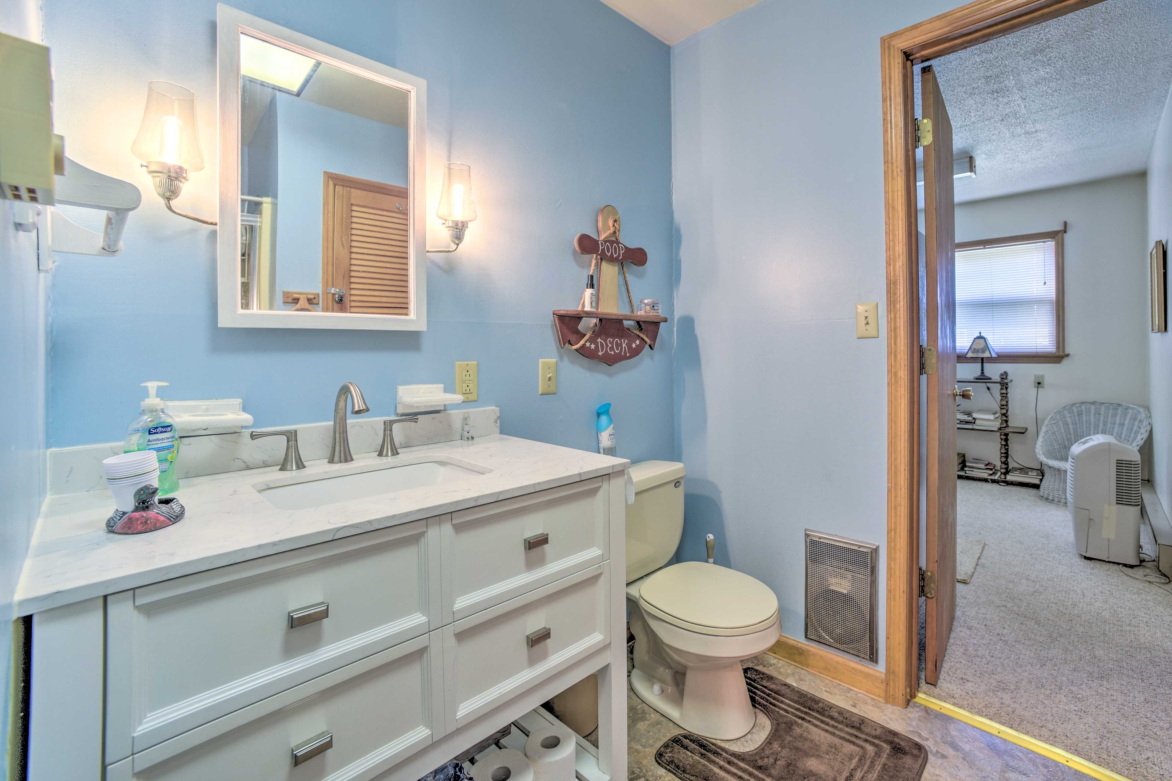 Bathroom | 1st Floor