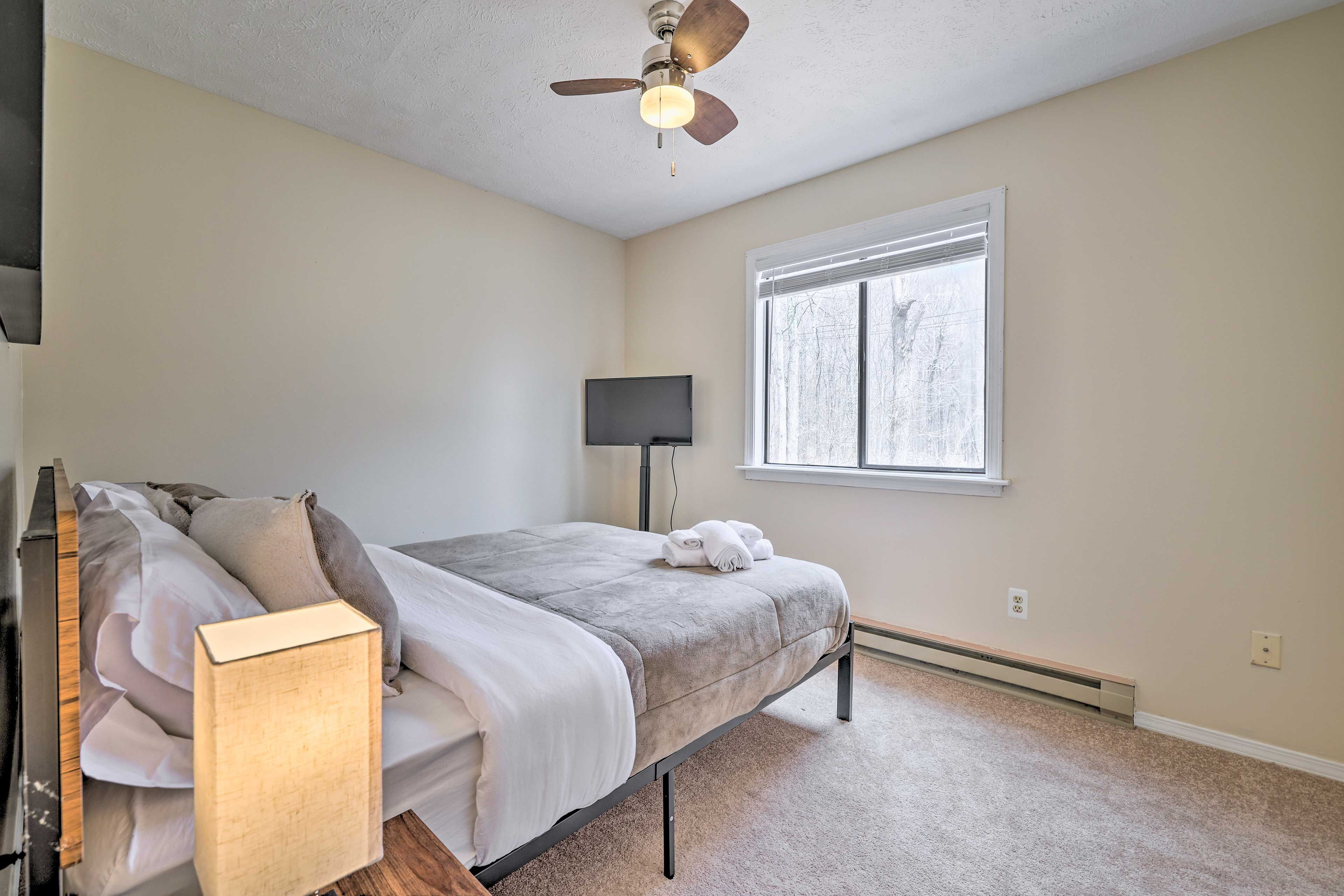 Bedroom 2 | Queen Bed | 2nd Floor