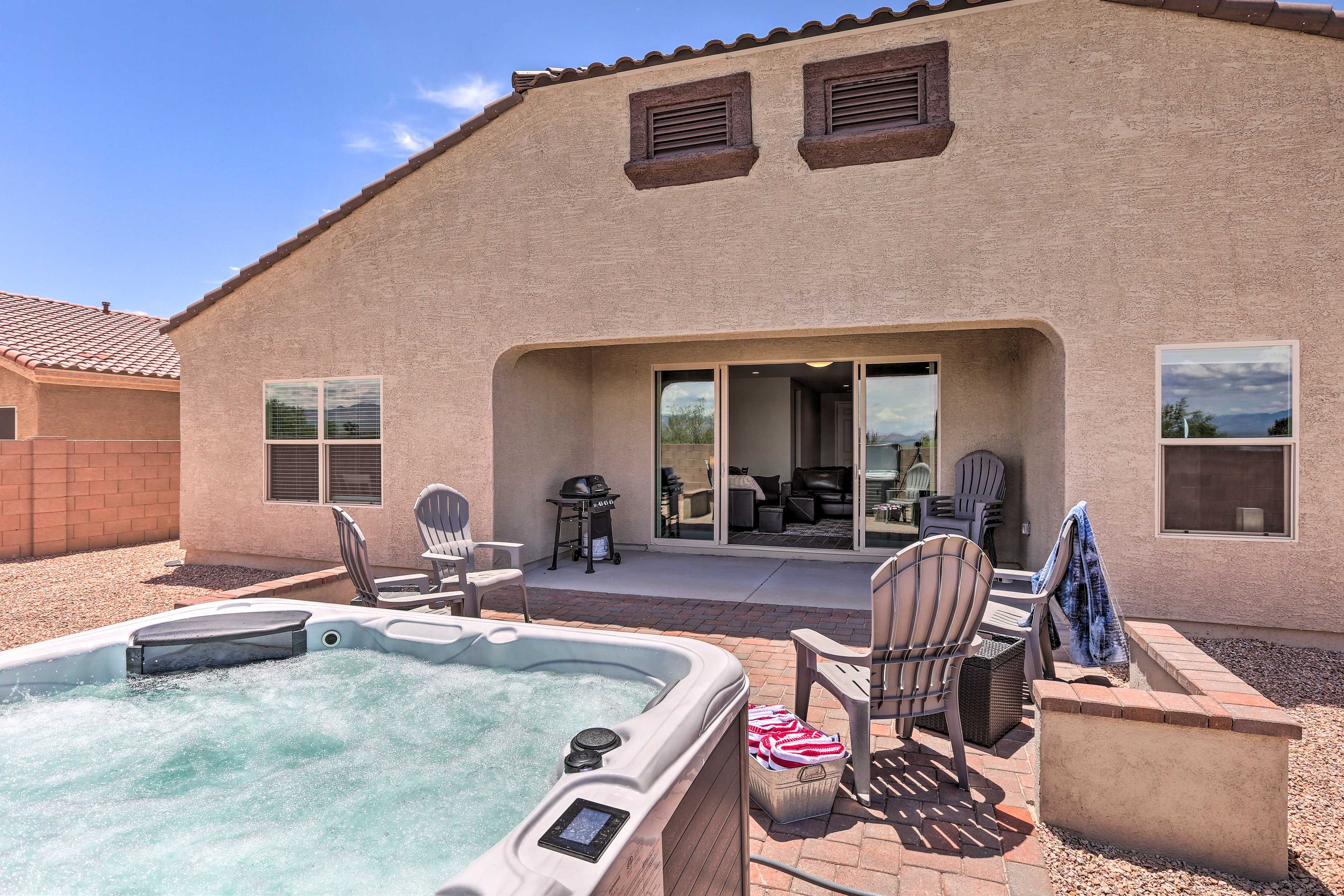 Backyard | Gas Grill (Propane Provided)