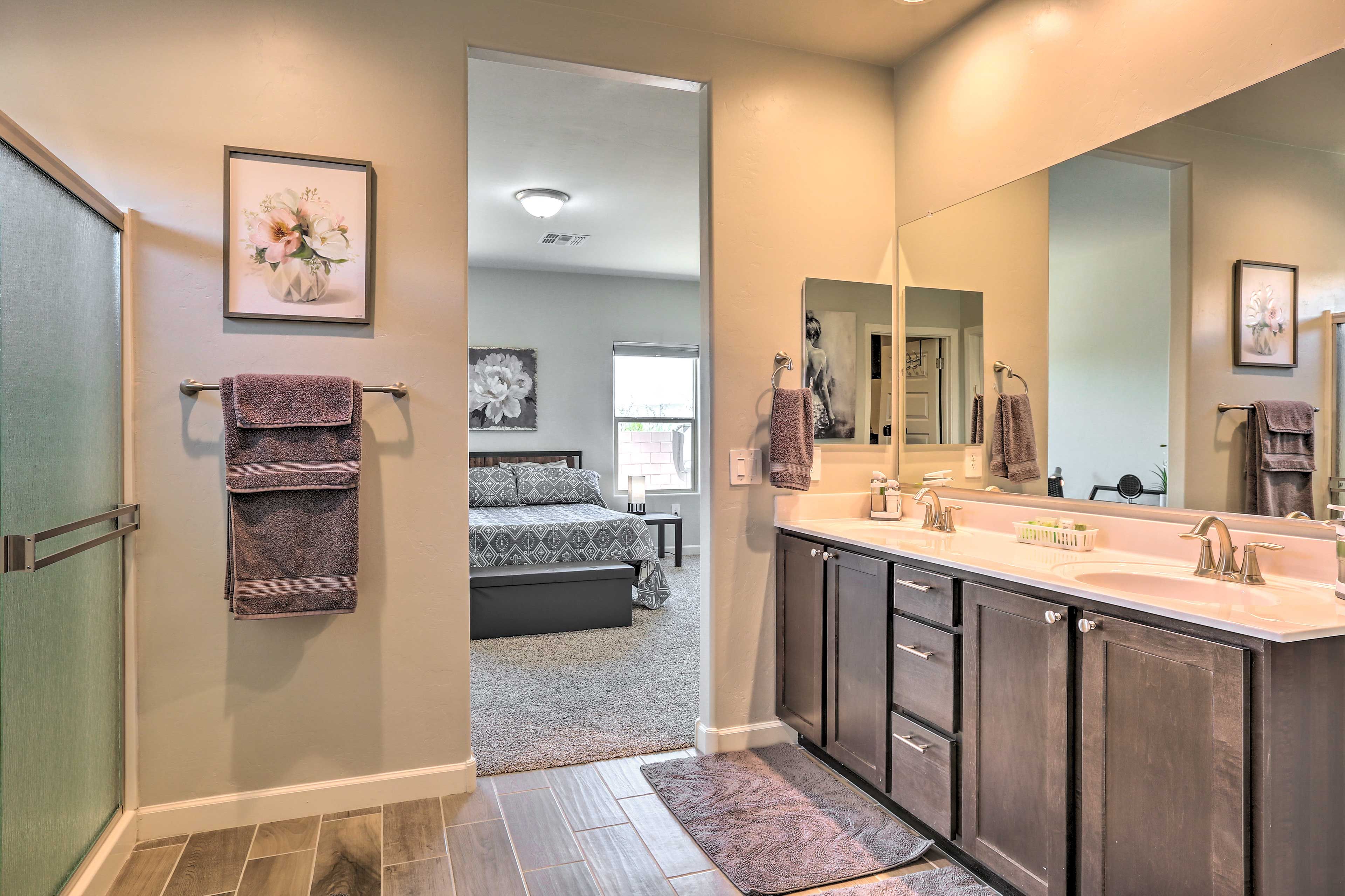 En-Suite Bathroom | Complimentary Toiletries | Hair Dryers | Towels Provided