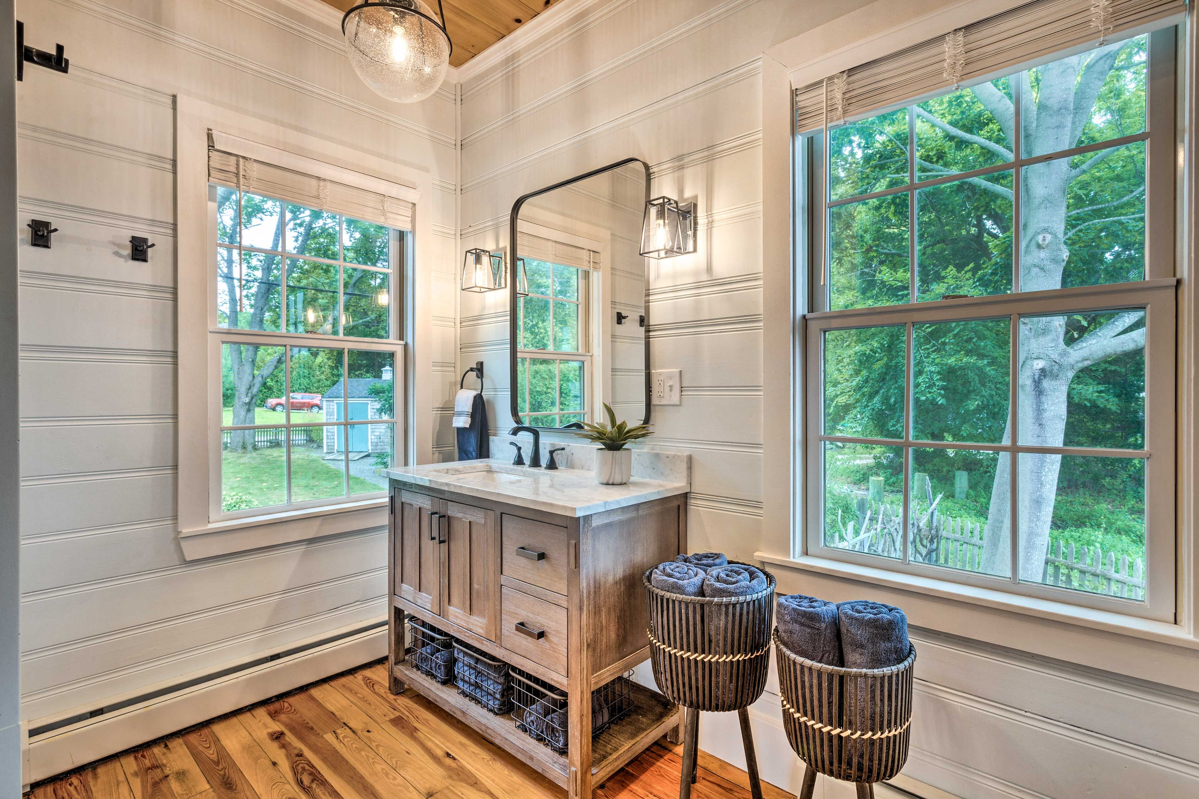 Full Bathroom | Towels Provided | Washer | Dryer