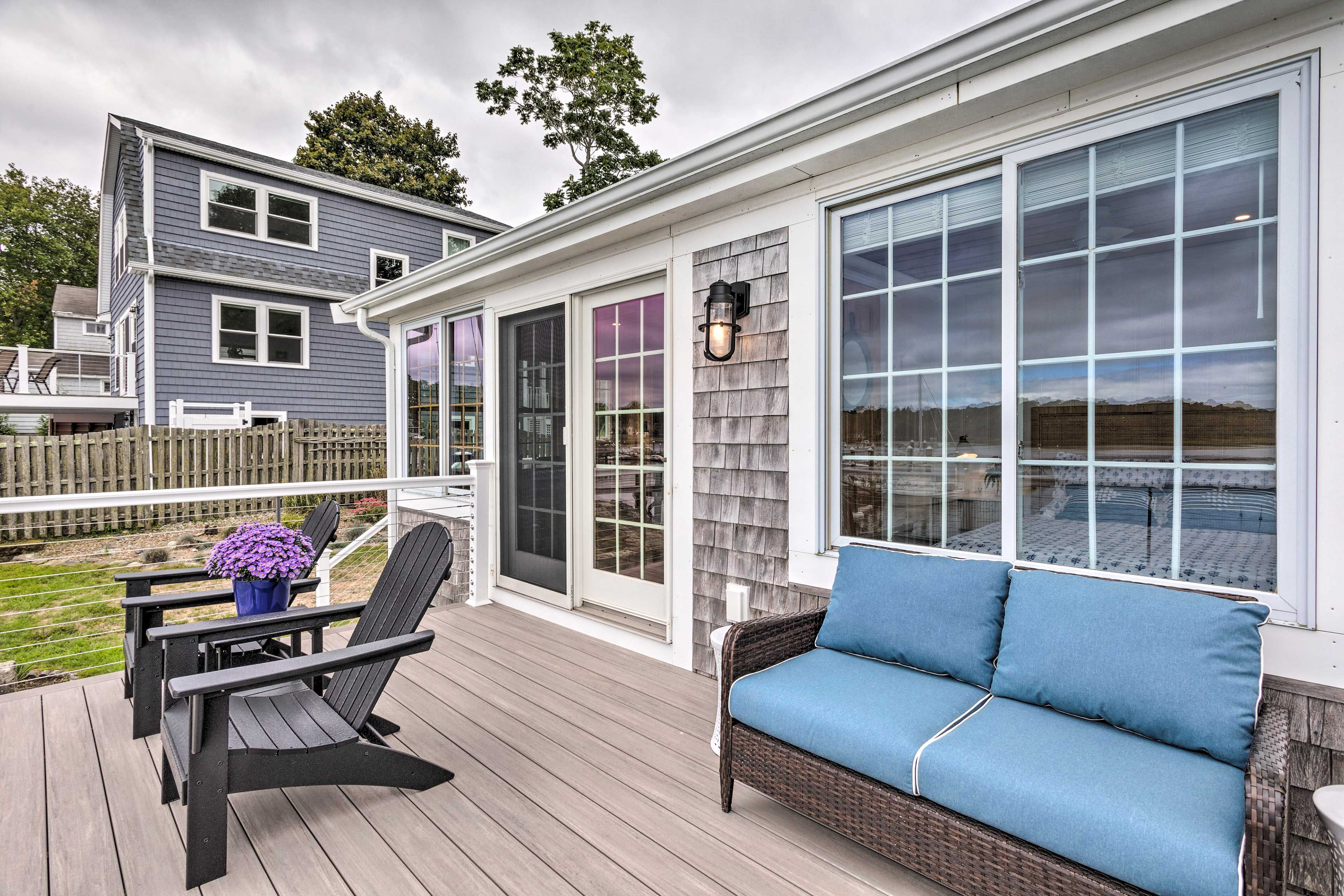 Deck | Outdoor Seating