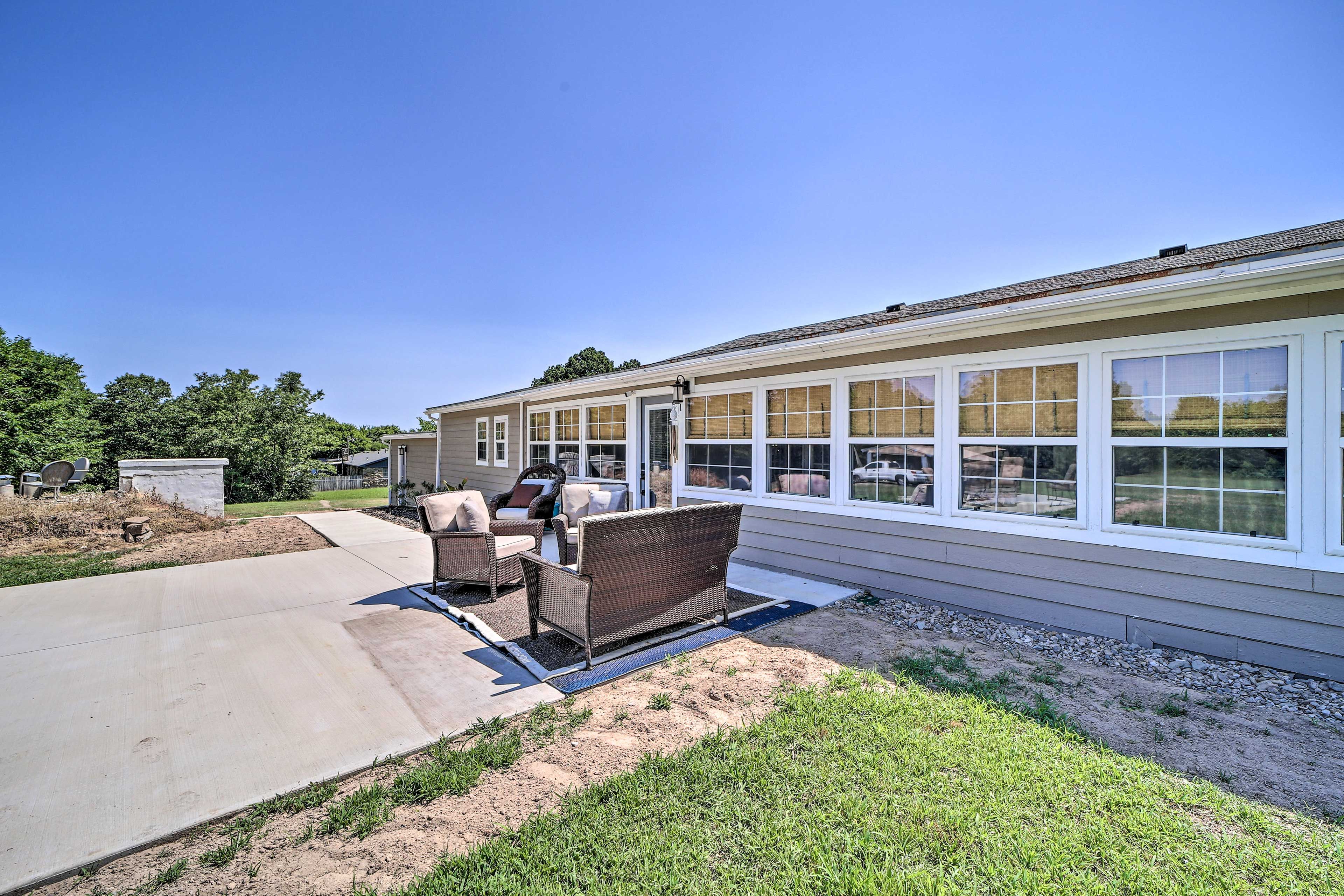 Furnished Patio | Gas Grill | 2 Exterior Security Cameras (Facing Out)