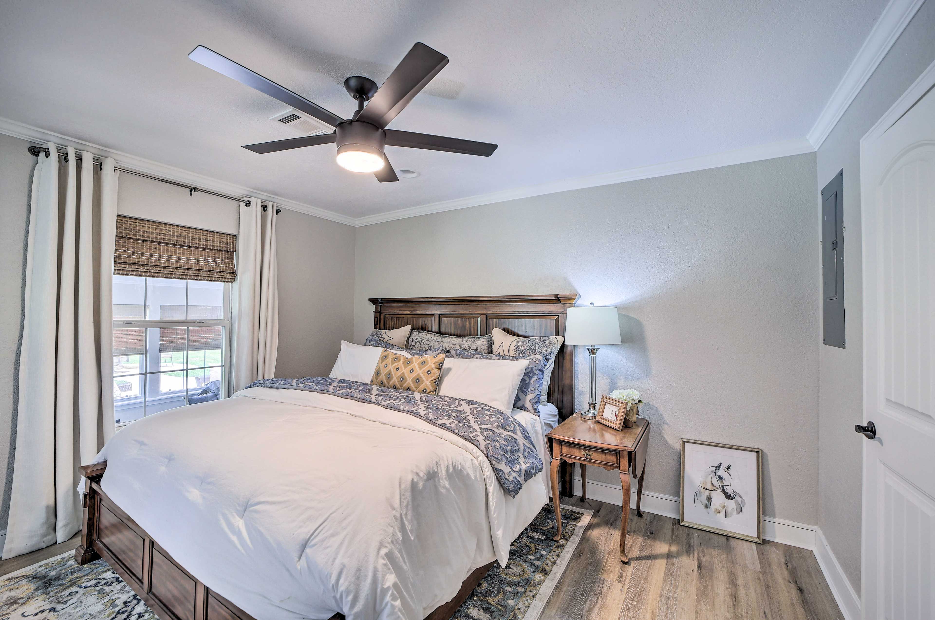 Bedroom 1 | King Bed | Linens Provided