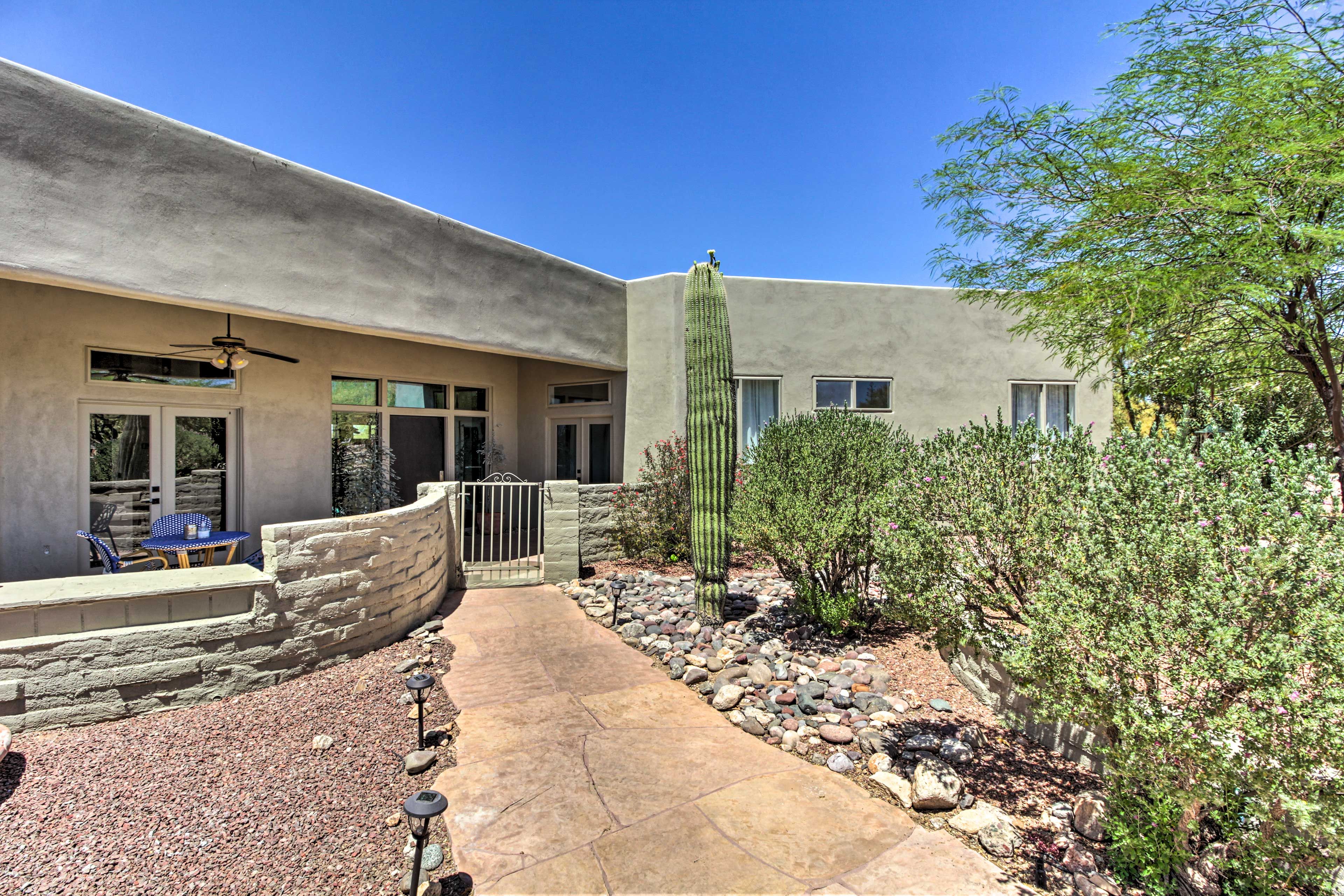 Front Entrance | Patio