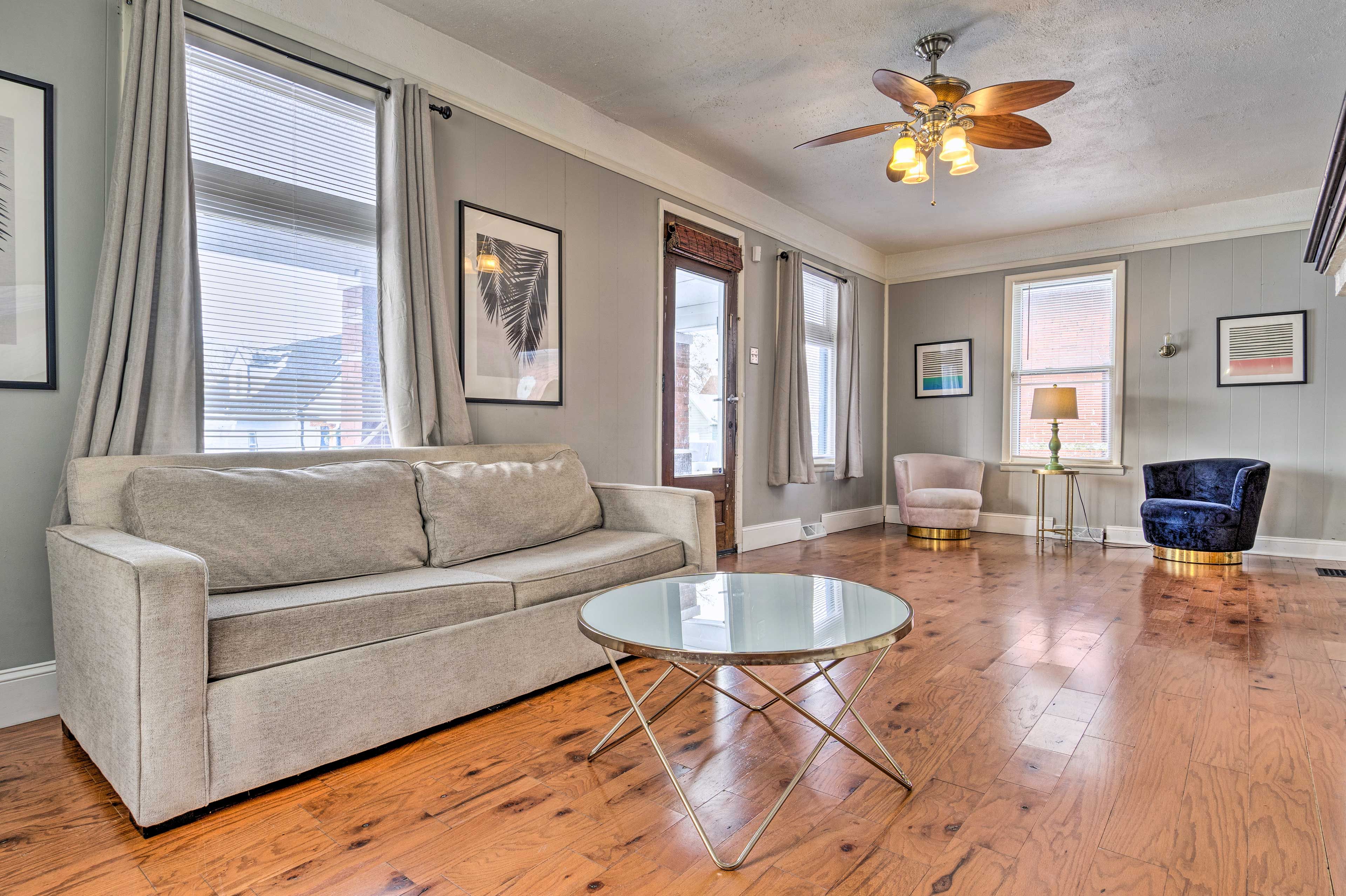 Living Room | Free WiFi | Smart TV