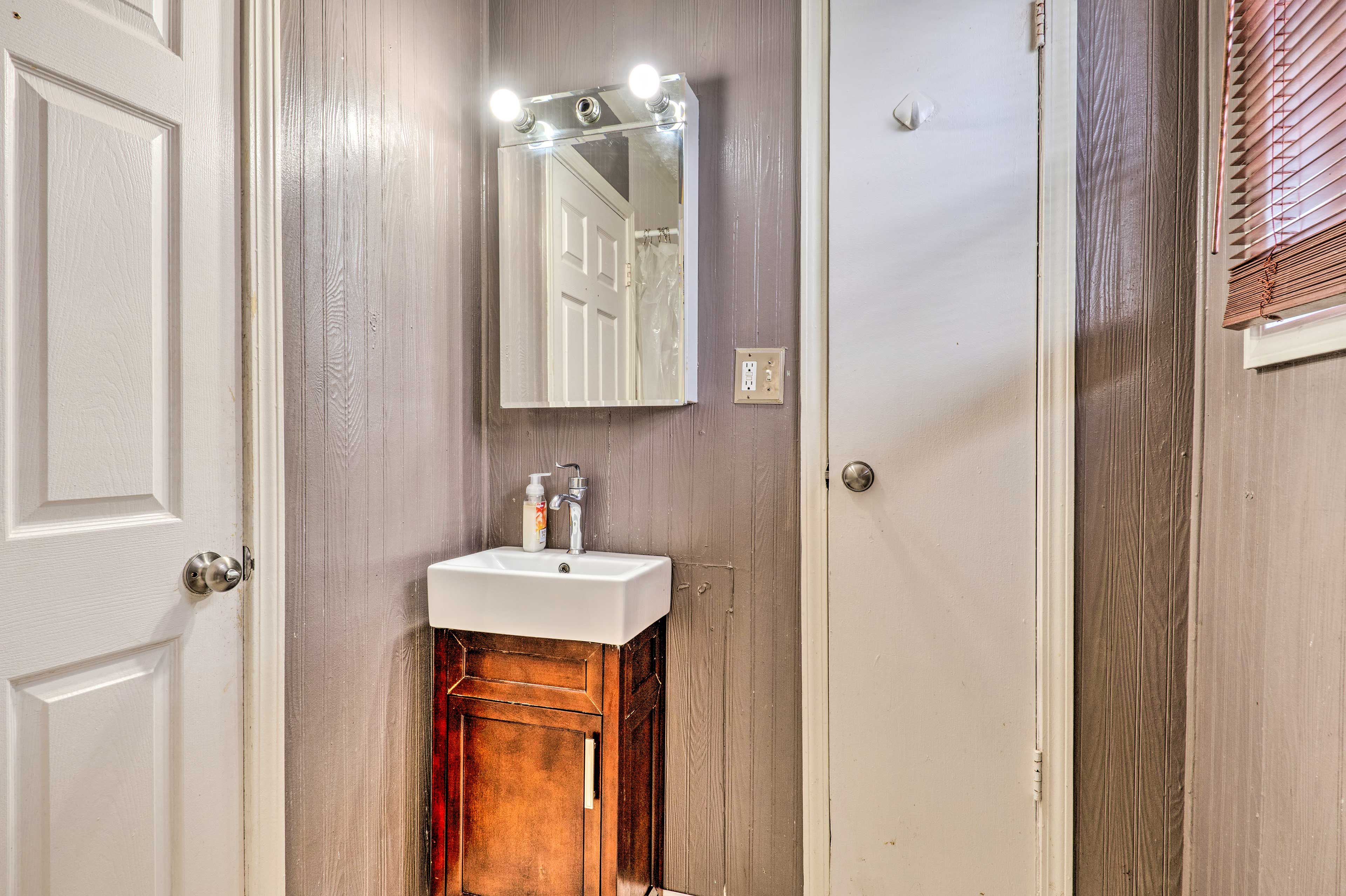 Full Bathroom
