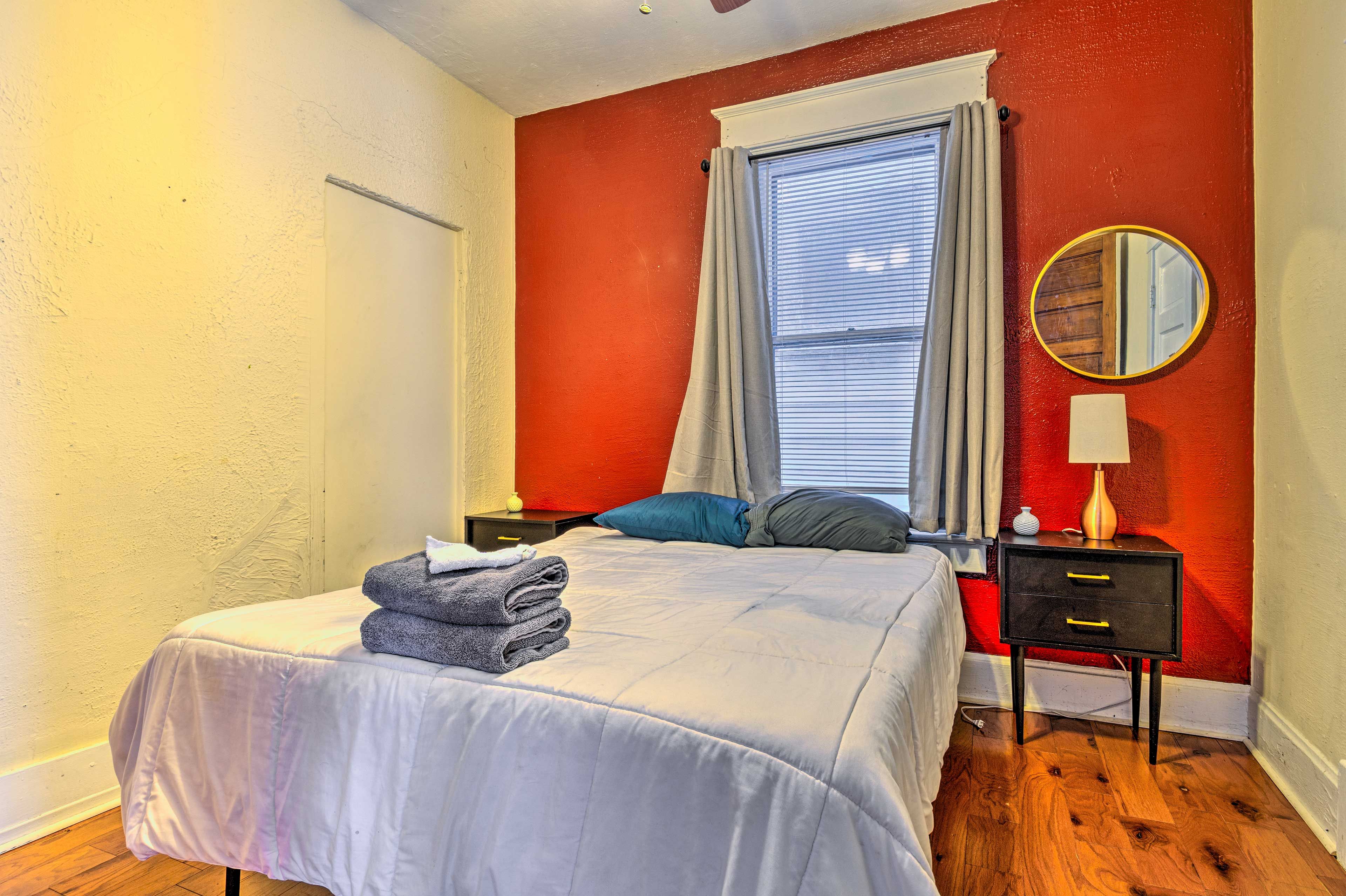 Bedroom 3 | Queen Bed