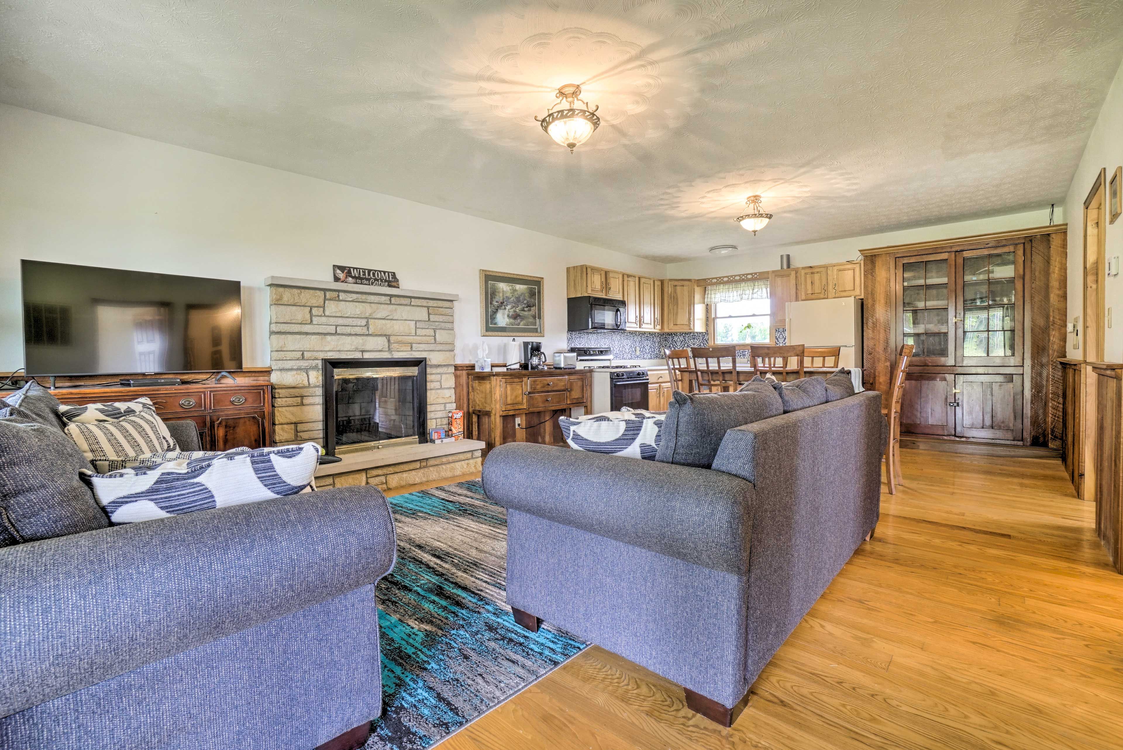 Living Room | Free WiFi | Smart TV