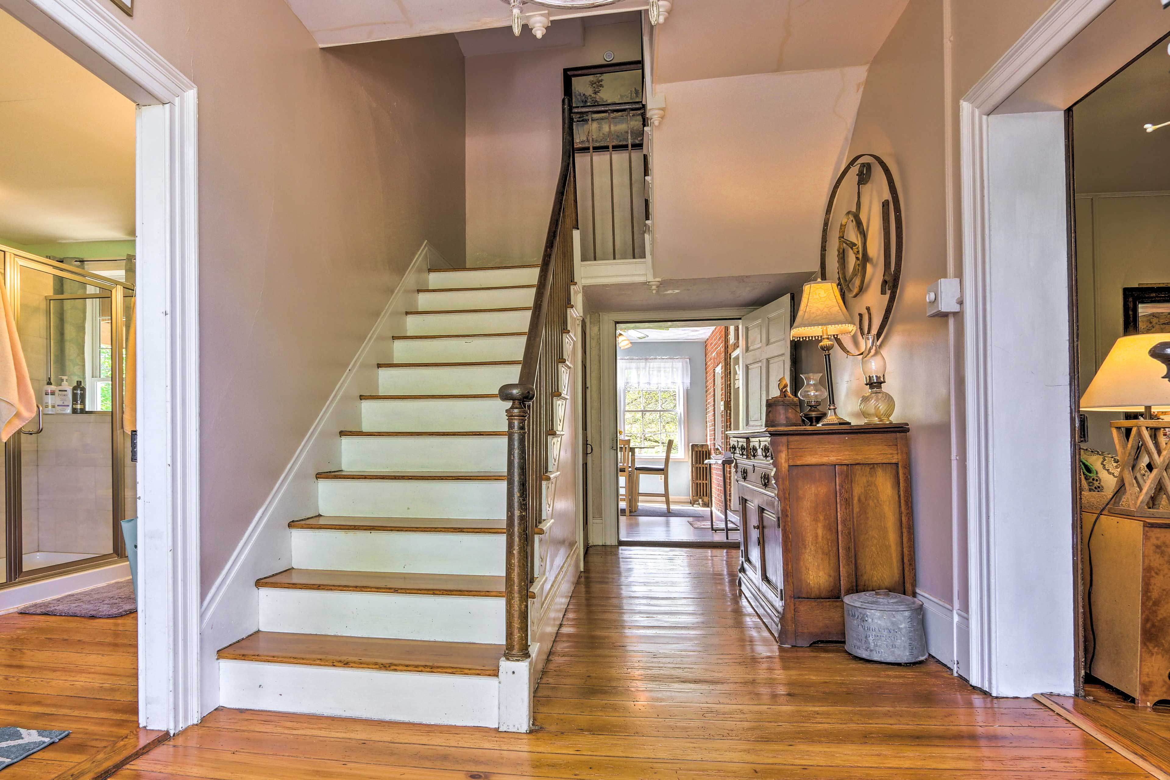 Foyer | Stairs to 2nd Floor