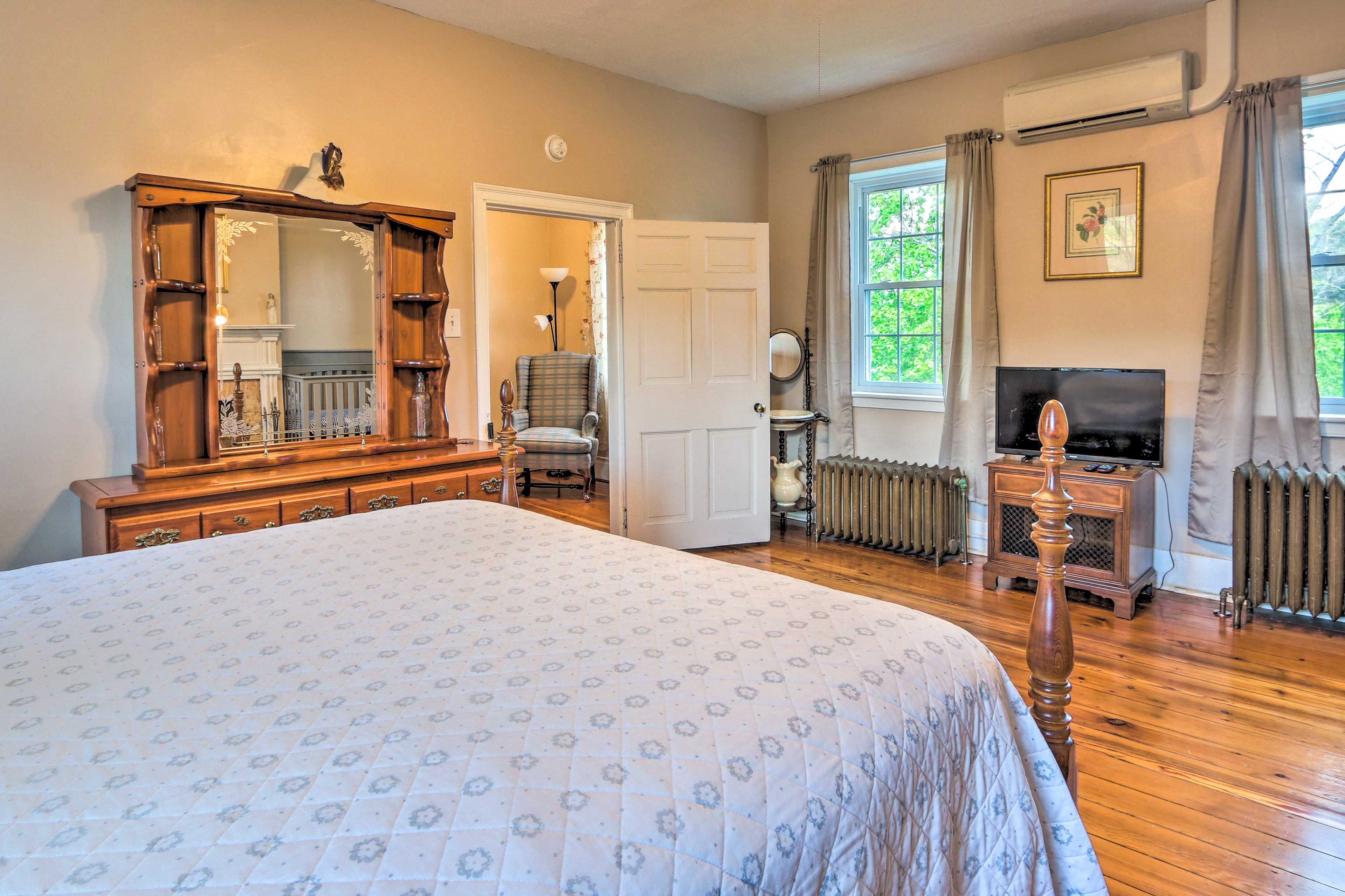 Bedroom 1 | Smart TV