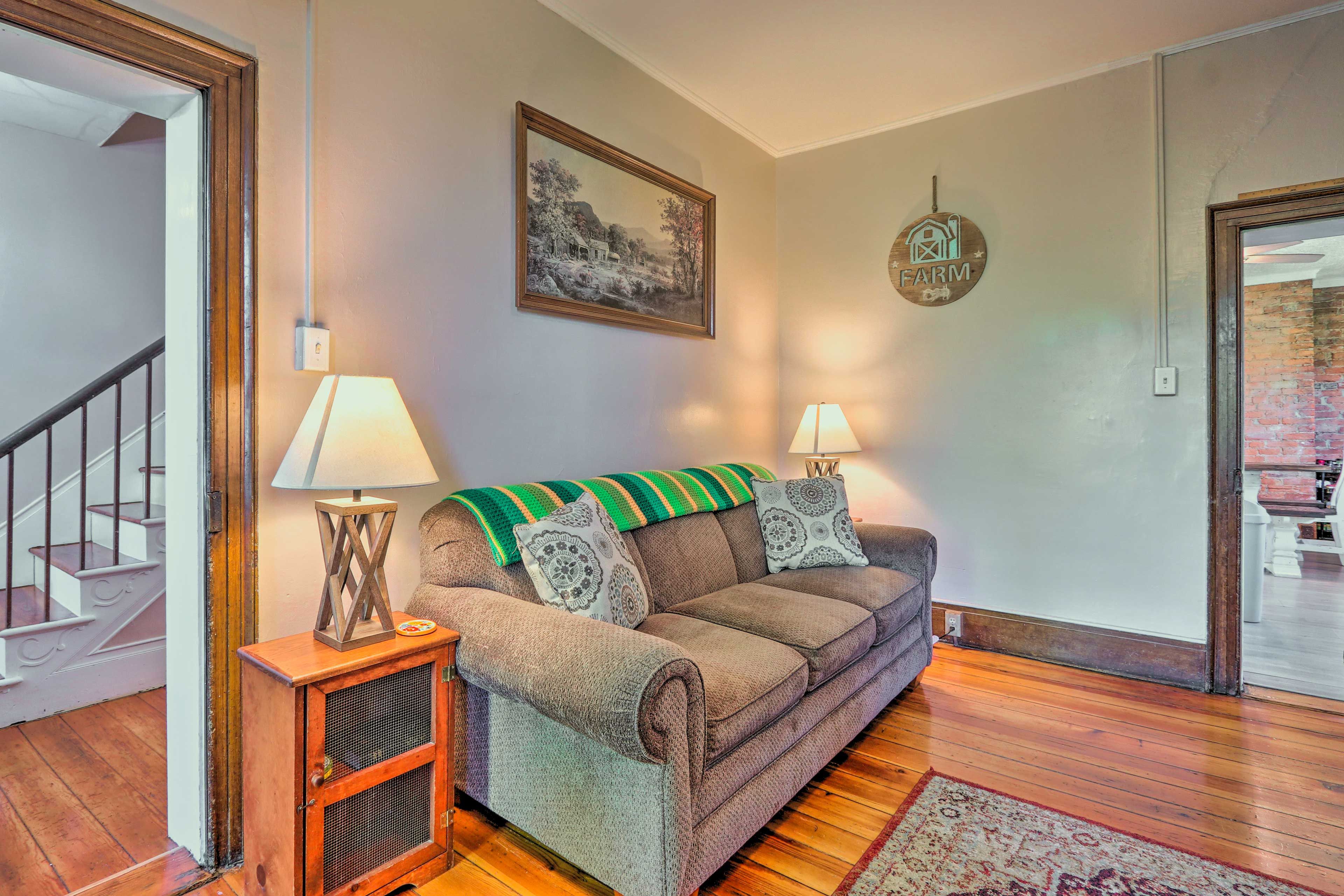 Living Room | Heat & A/C