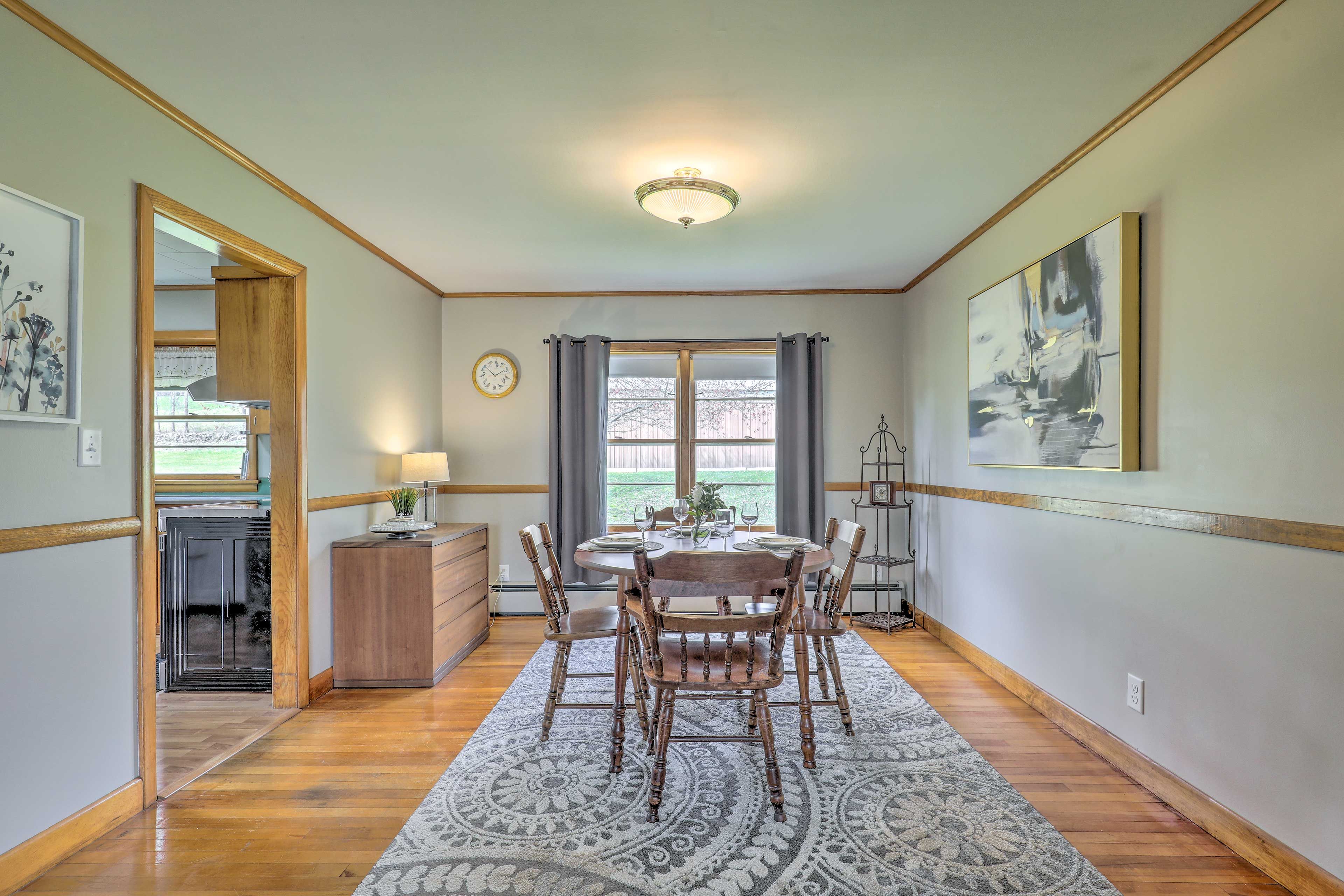Dining Area | Main Level