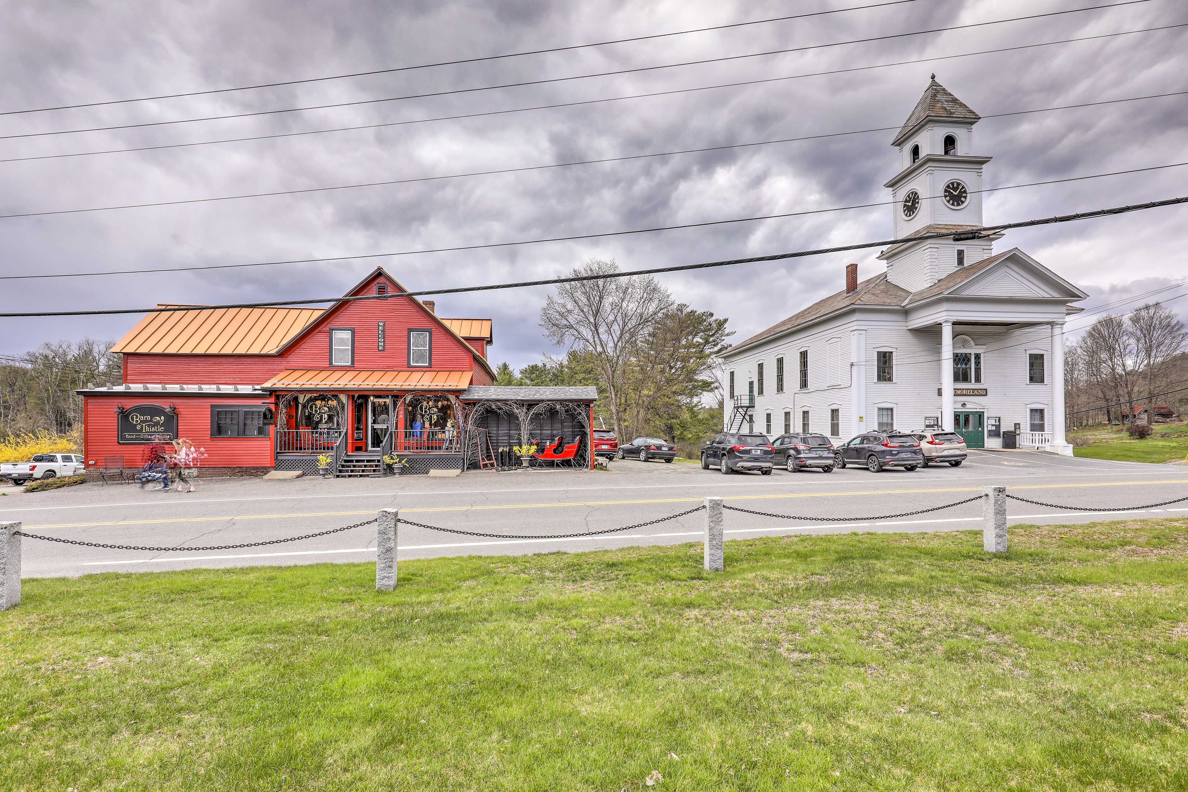 Restaurant/Shop Nearby