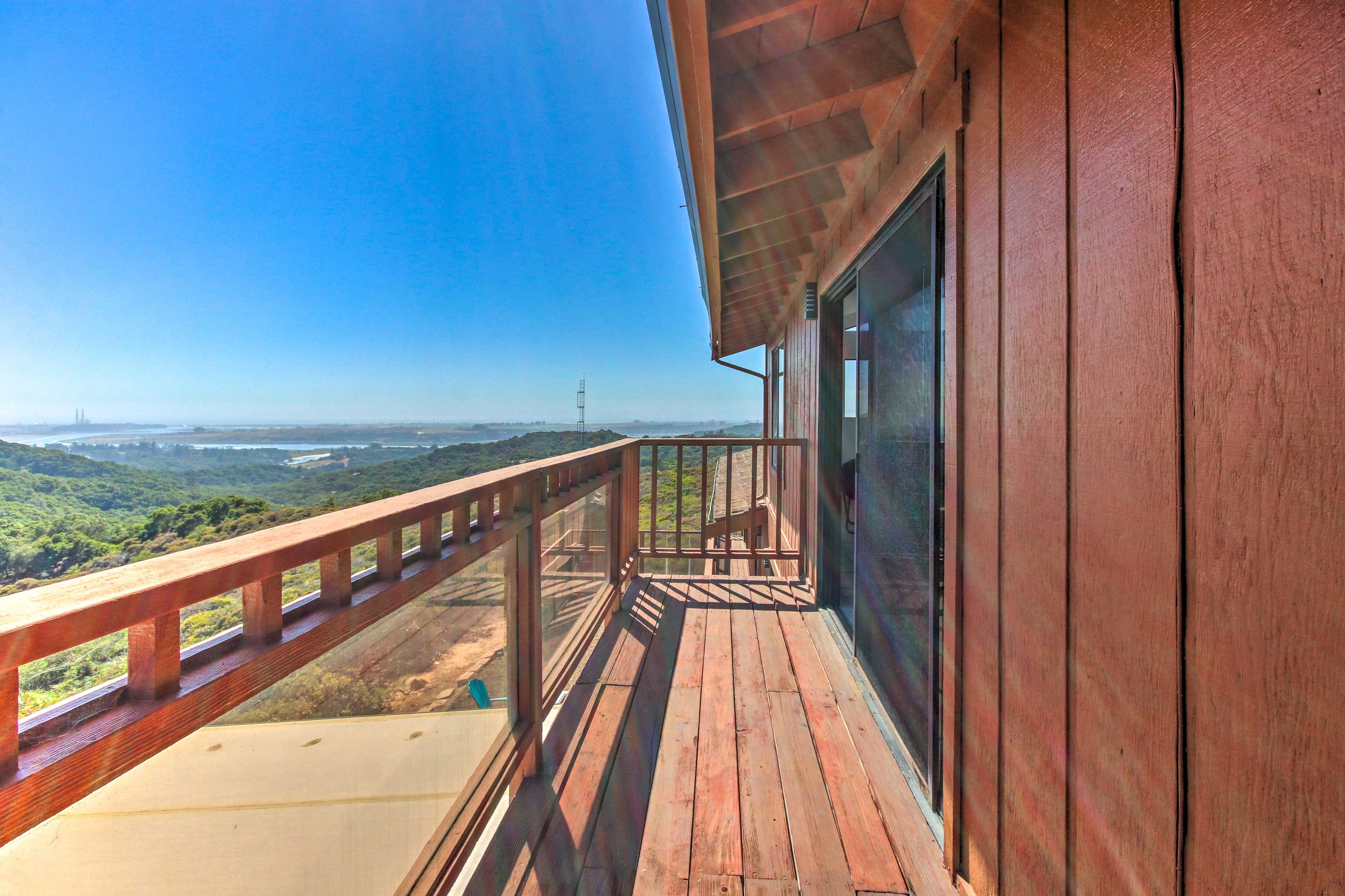 House Exterior | Balcony | Mountain Views