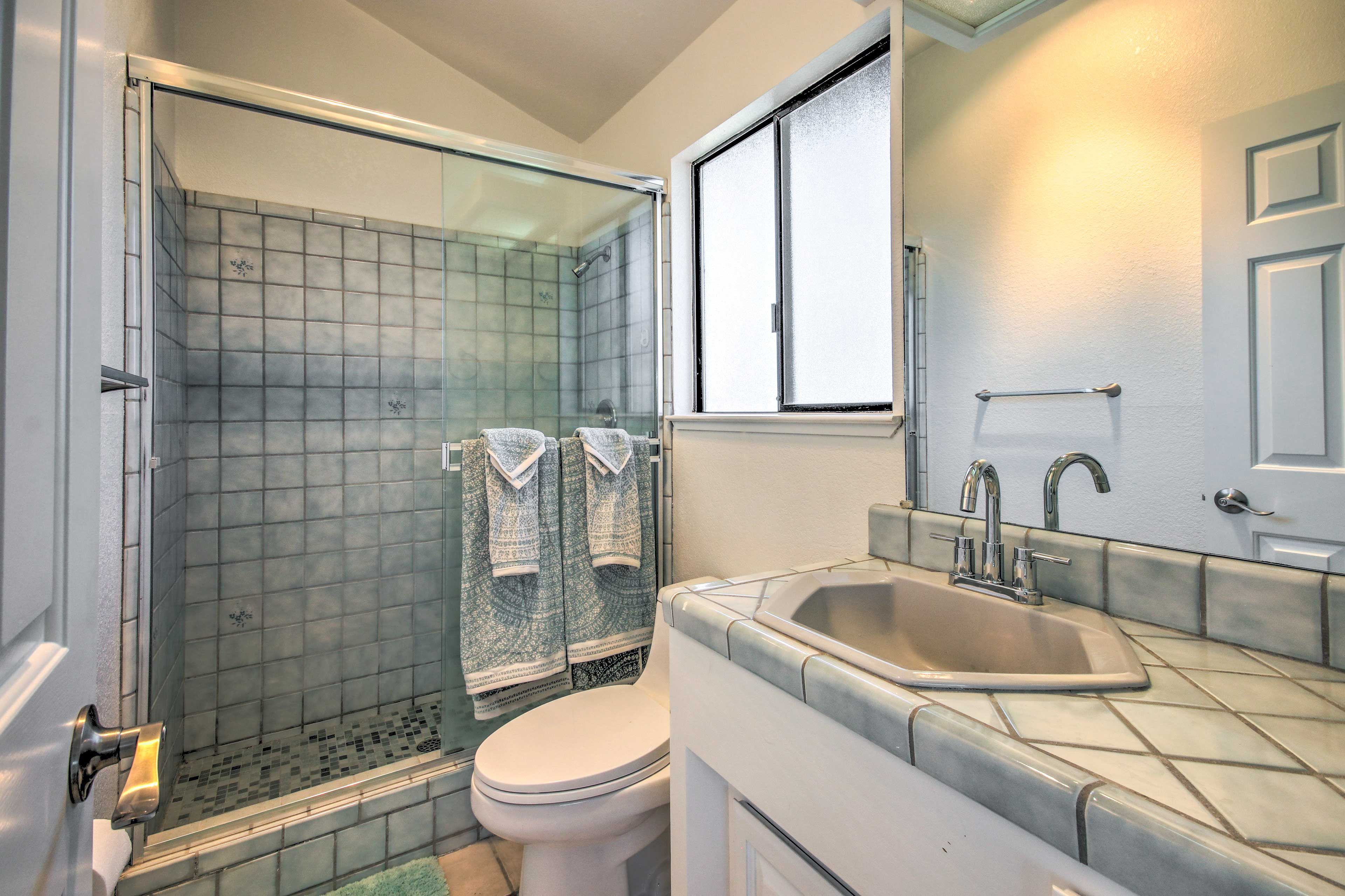 Full Bathroom | 1st Floor