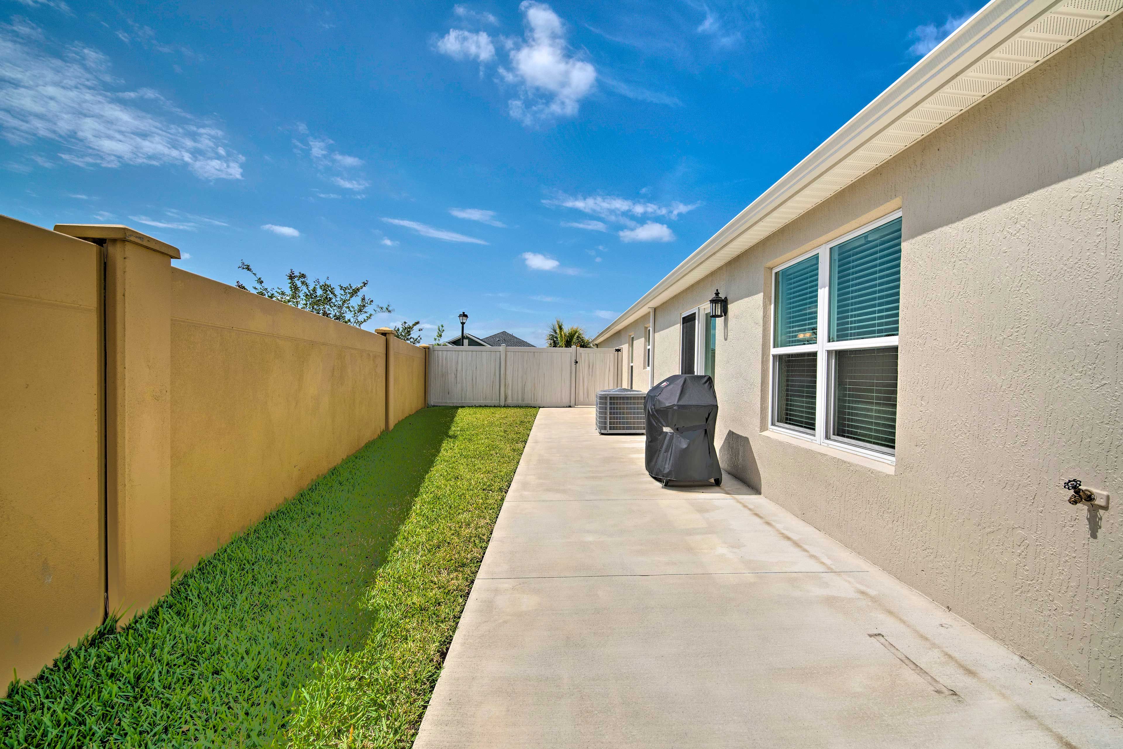 Yard | 3 Exterior Security Cameras (Facing Out)