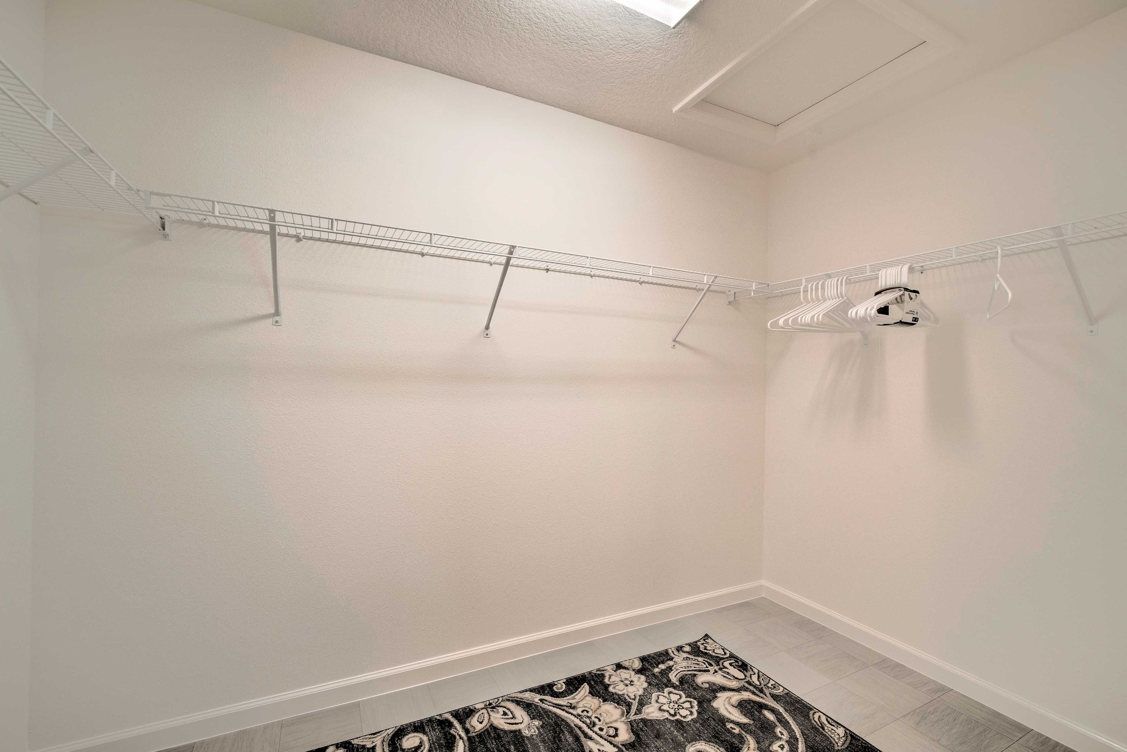Bedroom 1 | Walk-in Closet