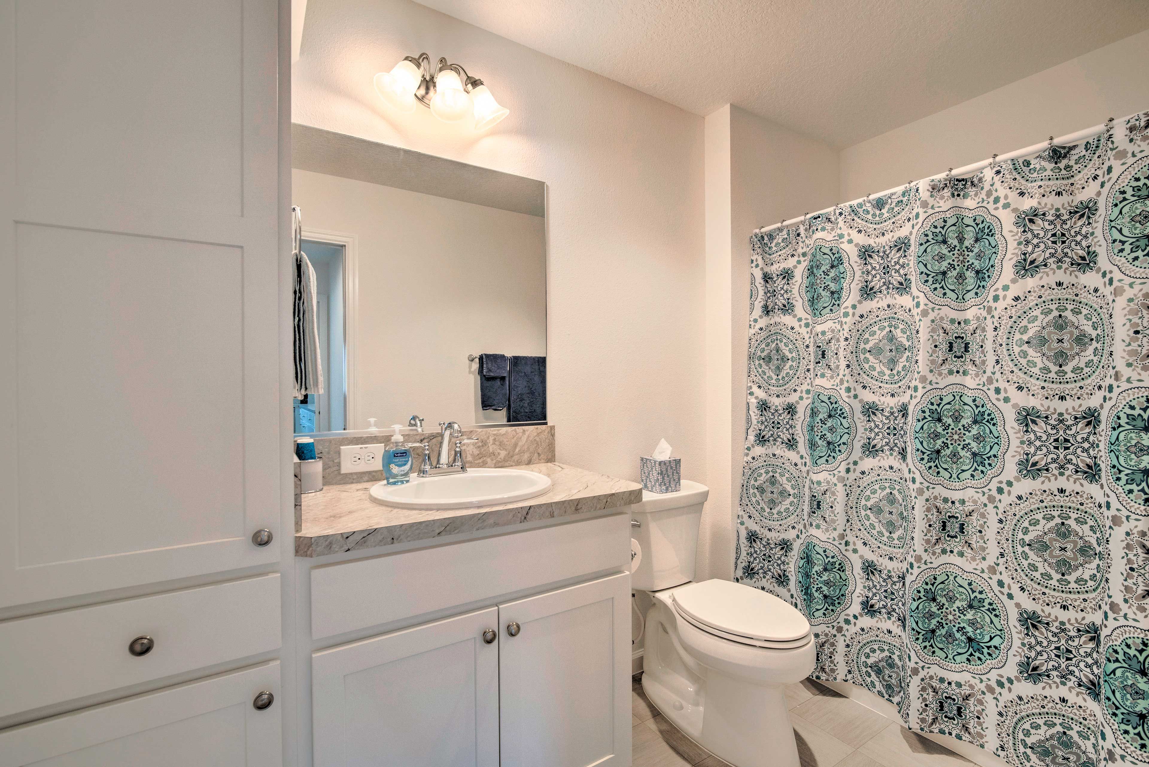 Full Bathroom | Main Level | Hair Dryer