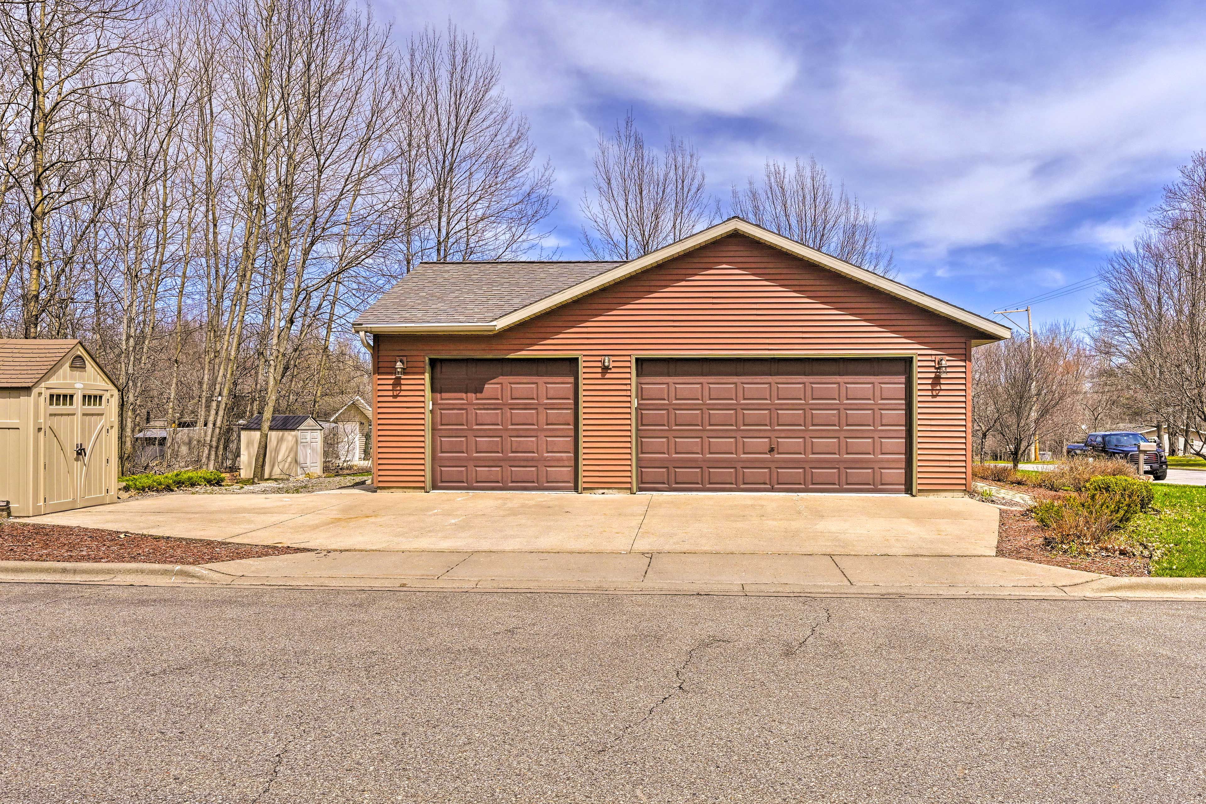 Parking | Garage (1 Vehicle) | Driveway (1 Vehicle) | Street Parking