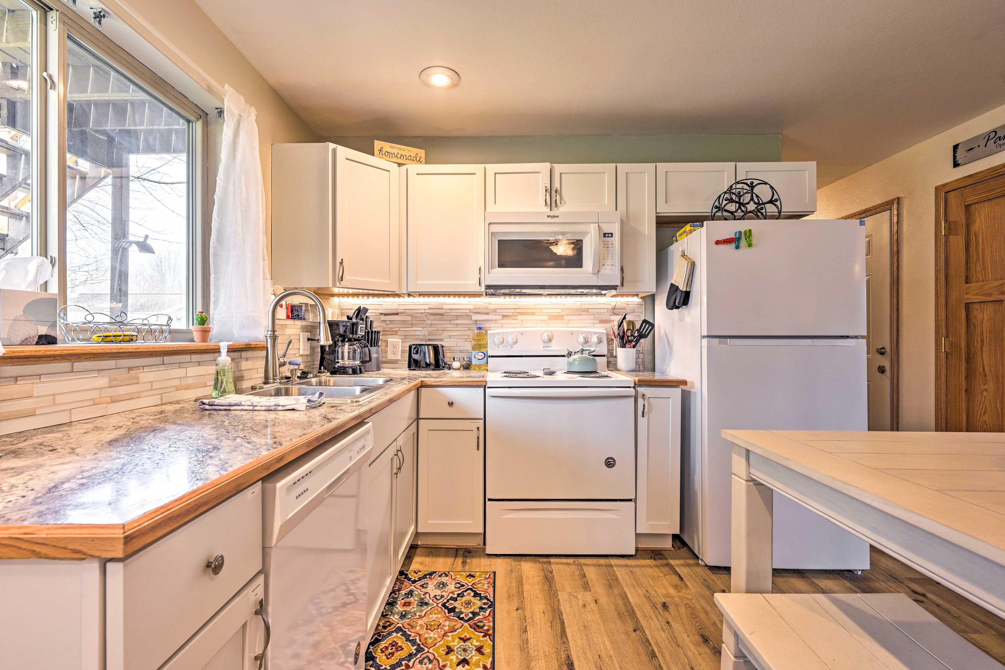 Kitchen | Dishware/Flatware