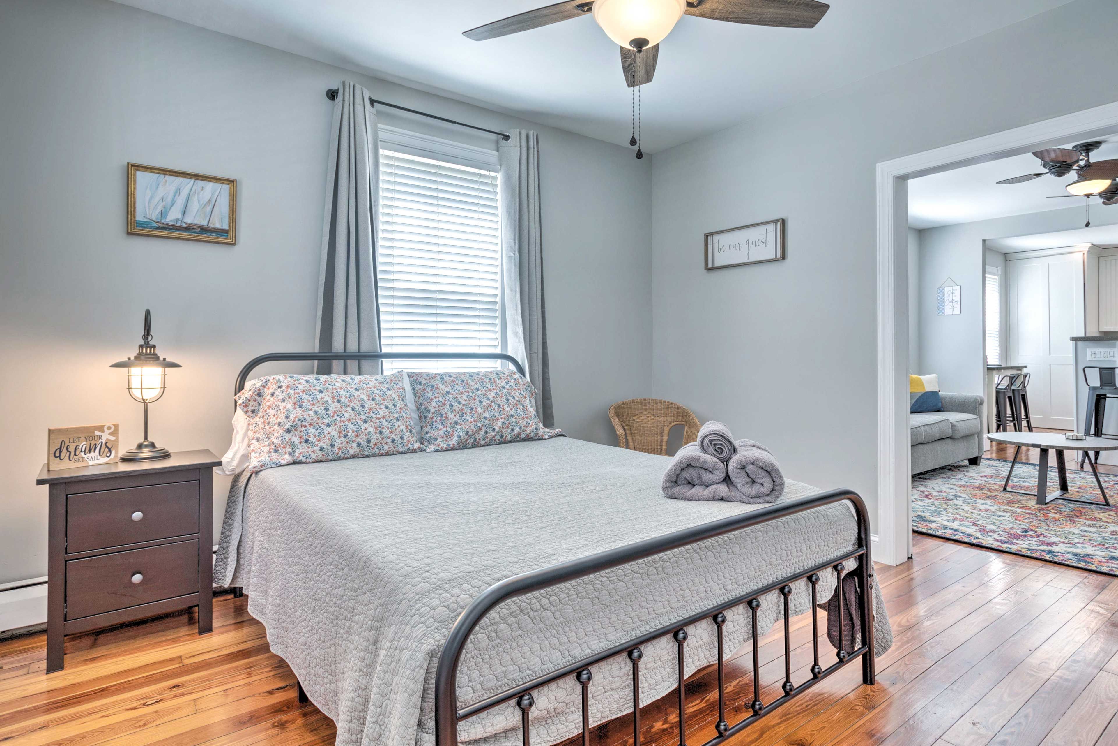 Bedroom 1 | Queen Bed | Linens Provided